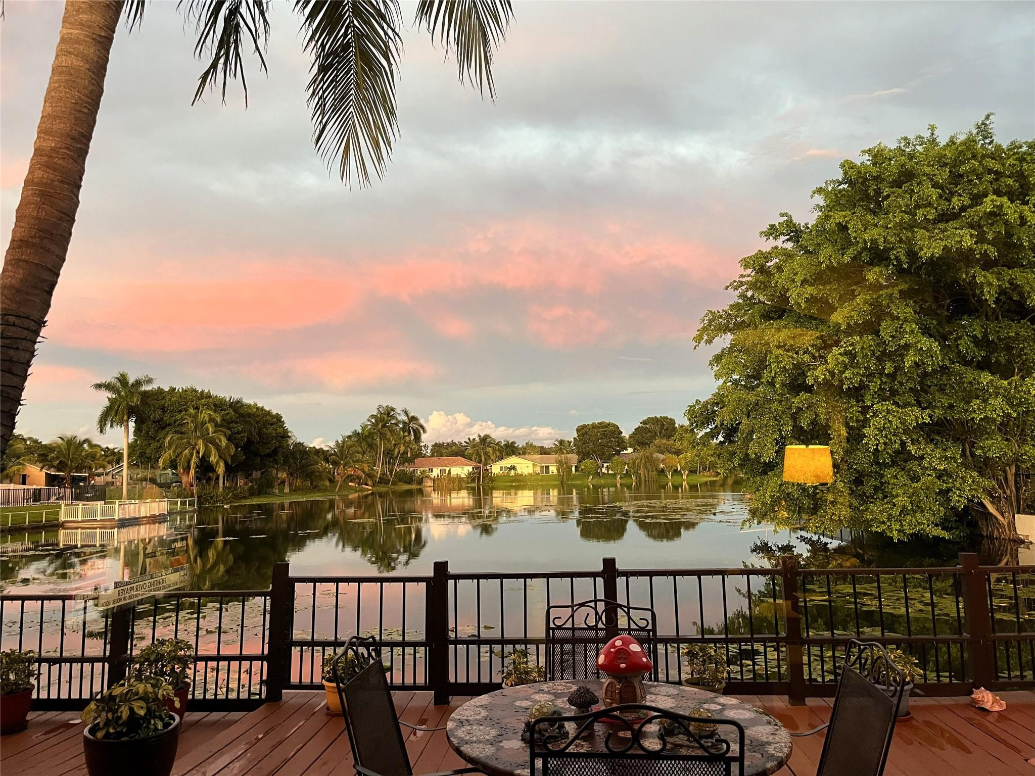 ROYAL PALM LAKE ESTATES - Residential