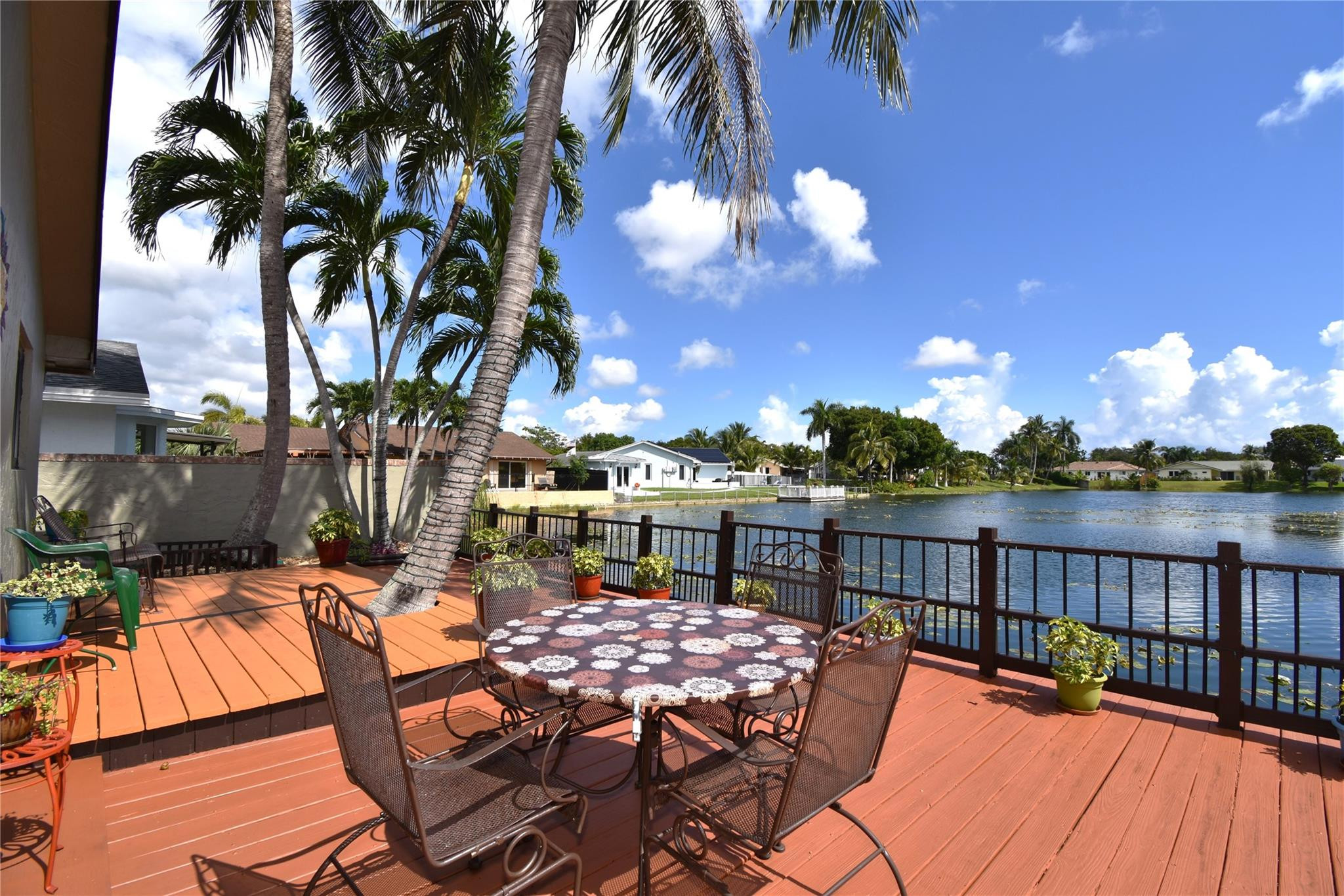 ROYAL PALM LAKE ESTATES - Residential