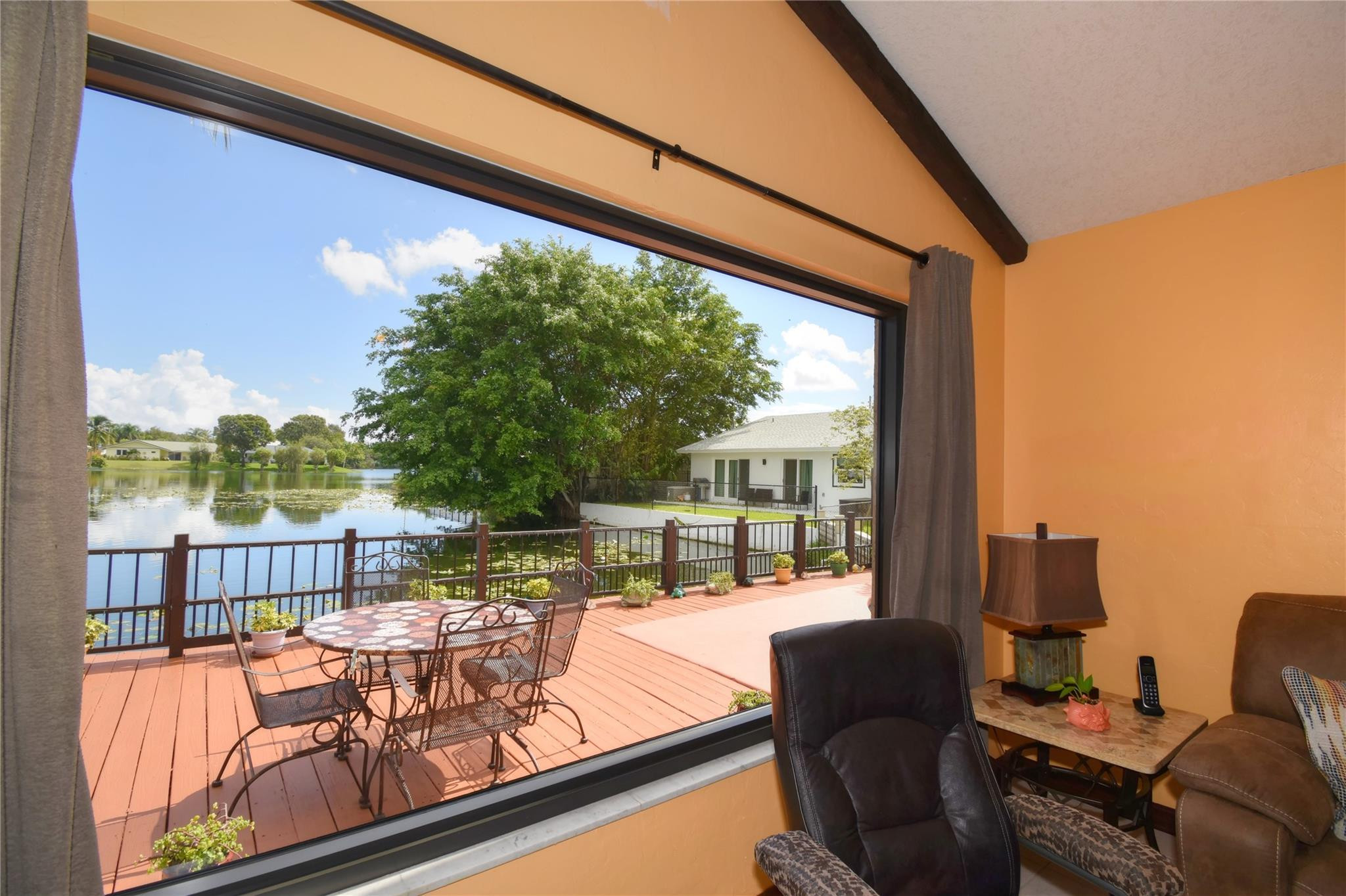 ROYAL PALM LAKE ESTATES - Residential