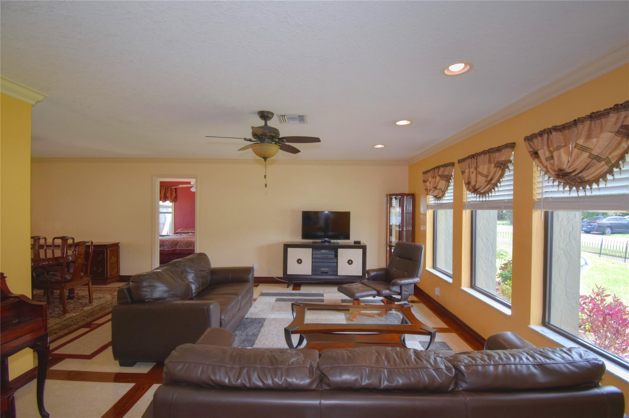 ROYAL PALM LAKE ESTATES - Residential