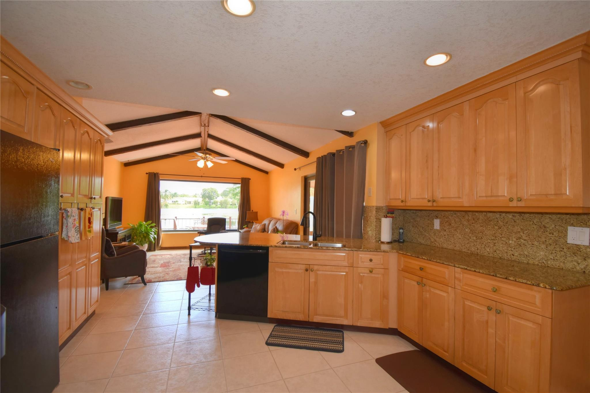 ROYAL PALM LAKE ESTATES - Residential