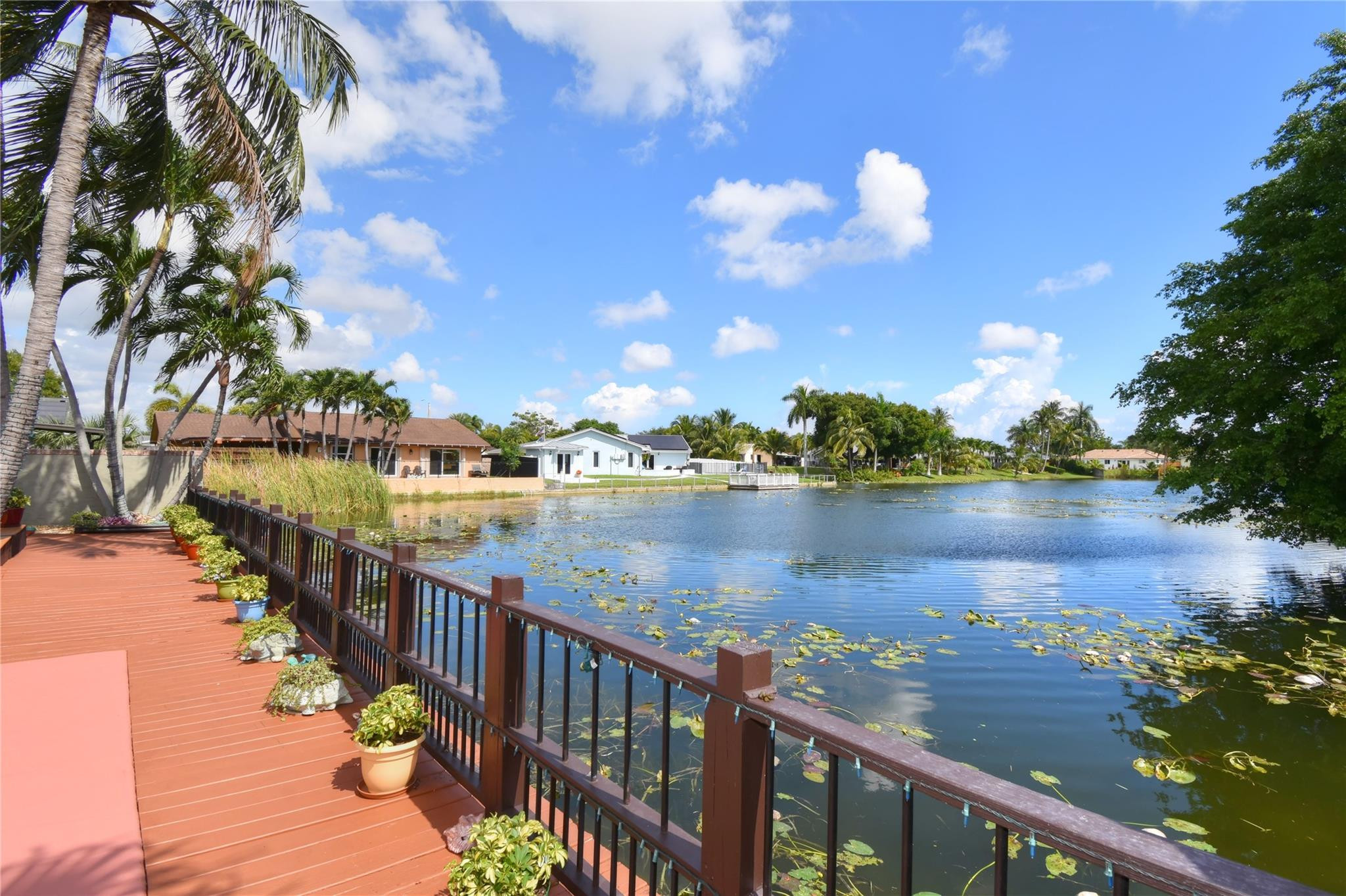 ROYAL PALM LAKE ESTATES - Residential