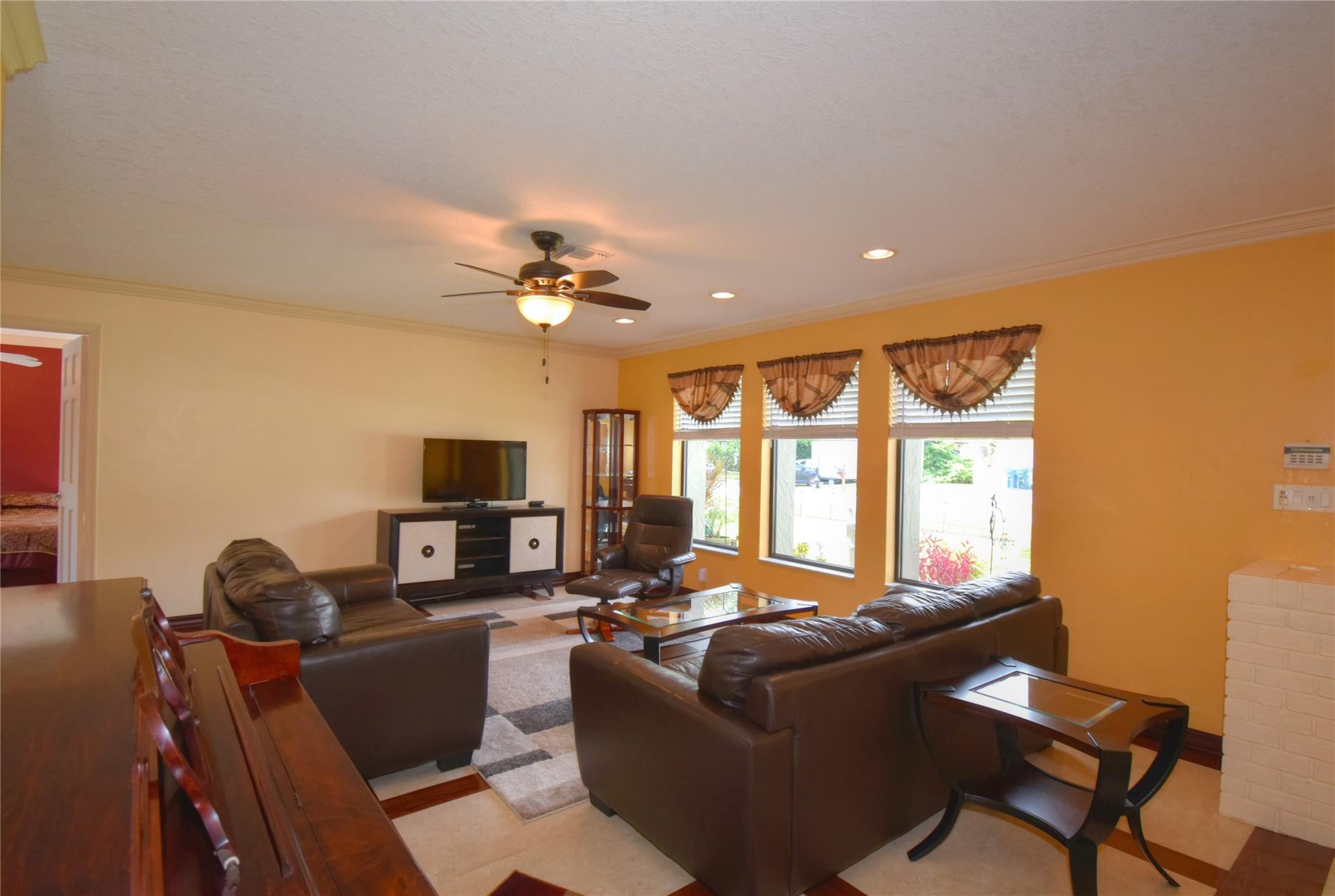 ROYAL PALM LAKE ESTATES - Residential