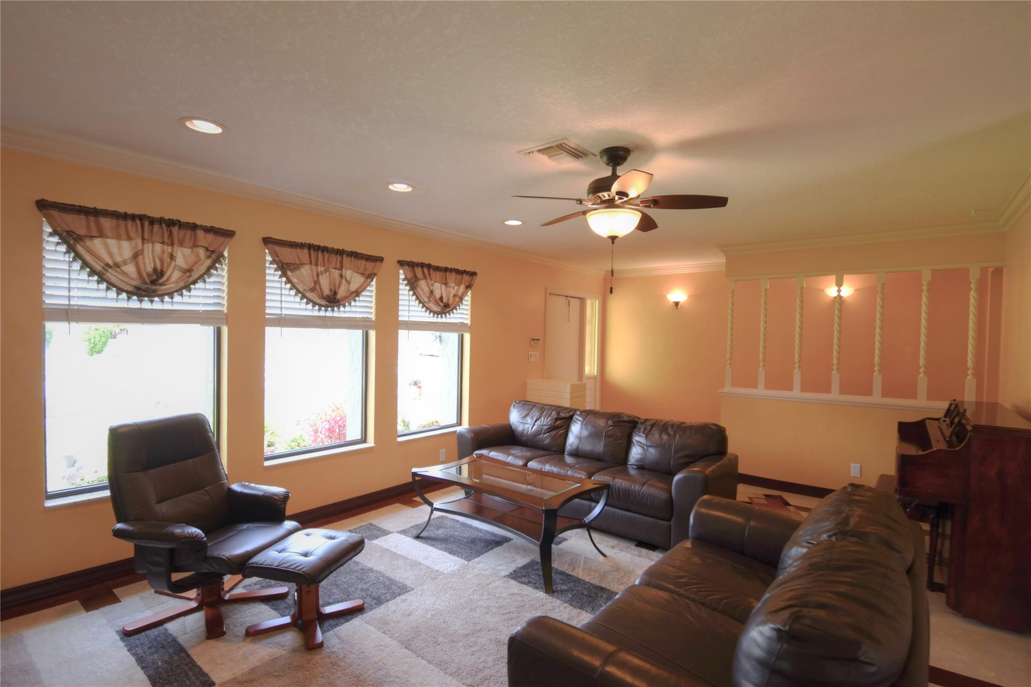ROYAL PALM LAKE ESTATES - Residential