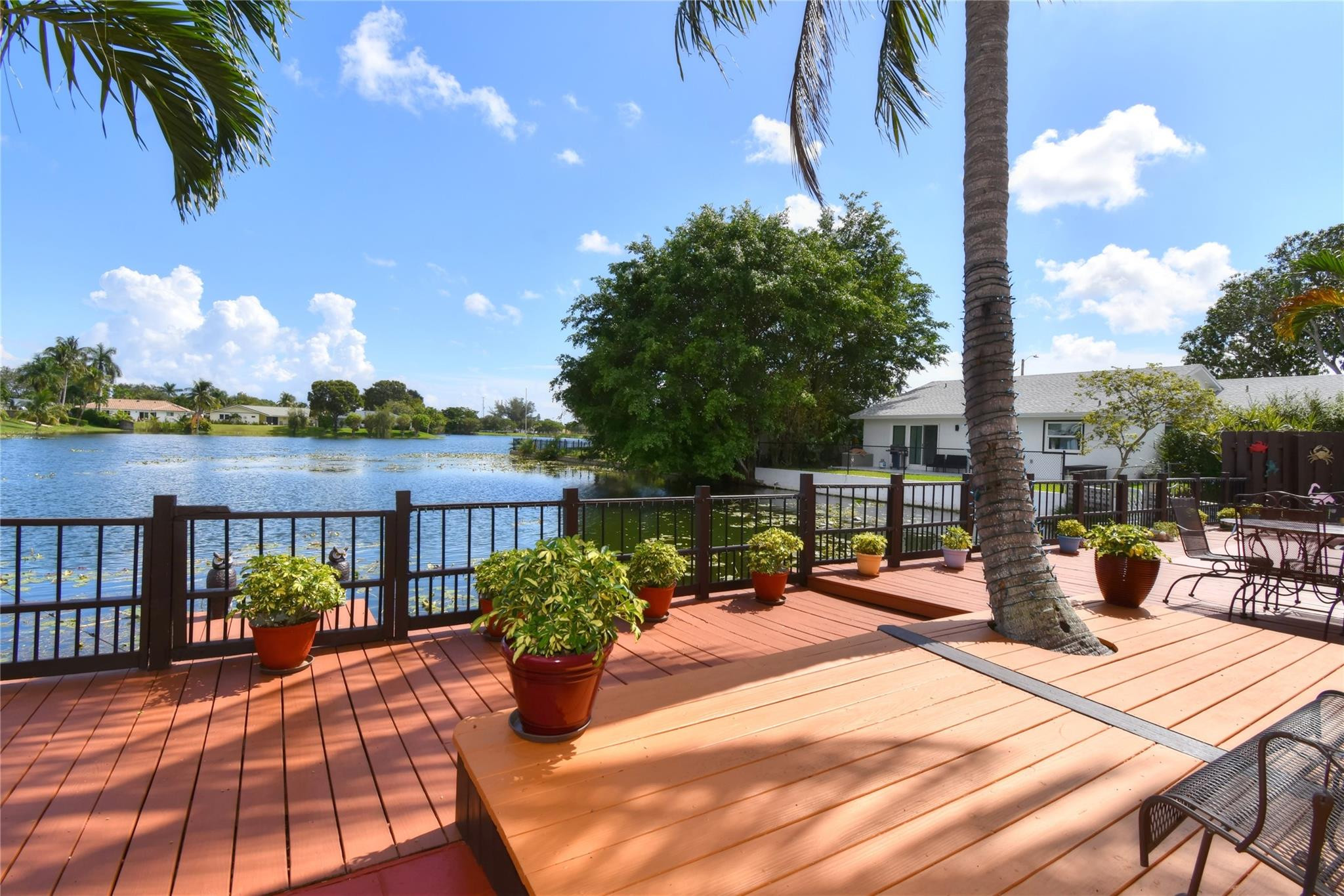 ROYAL PALM LAKE ESTATES - Residential