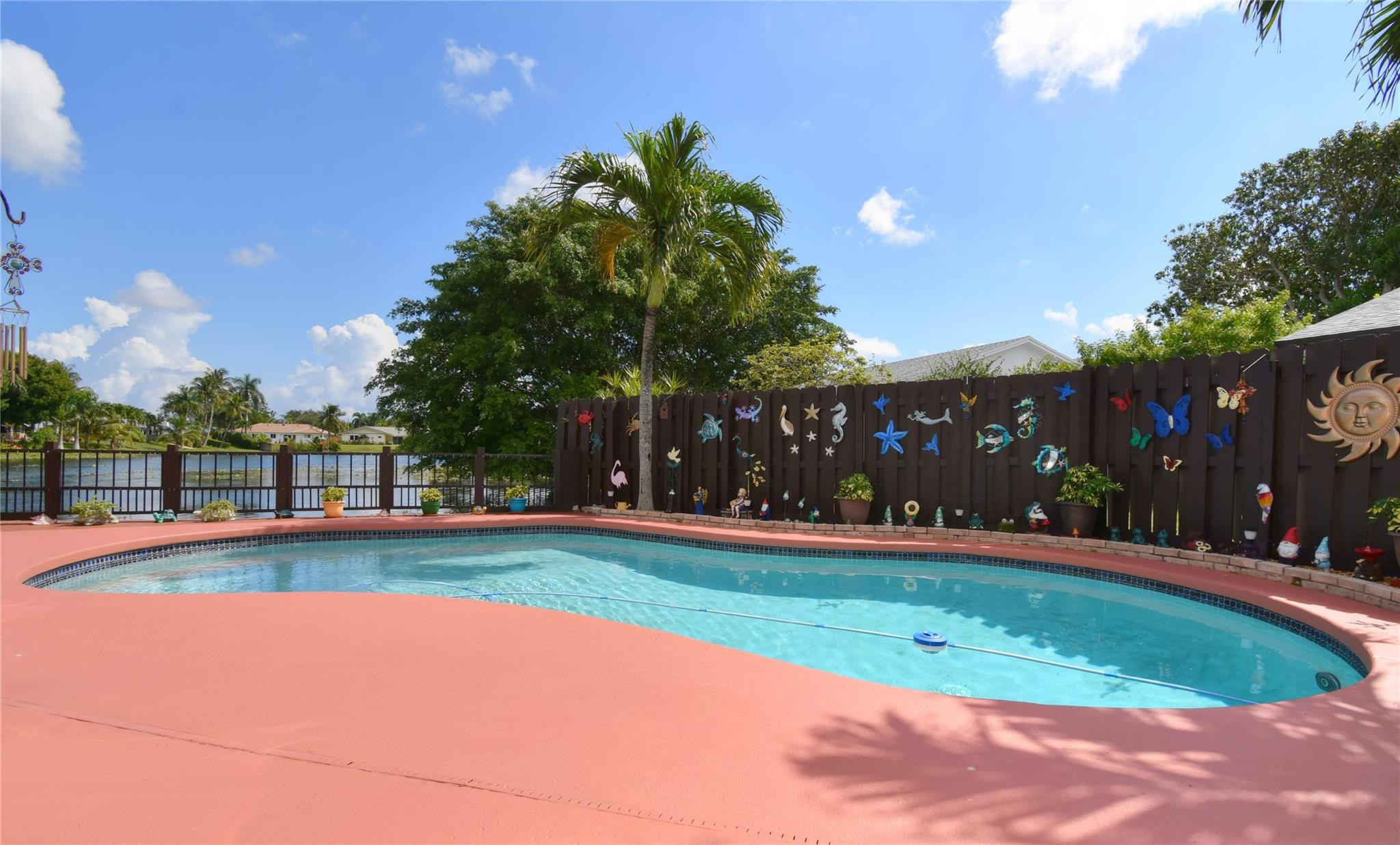 ROYAL PALM LAKE ESTATES - Residential