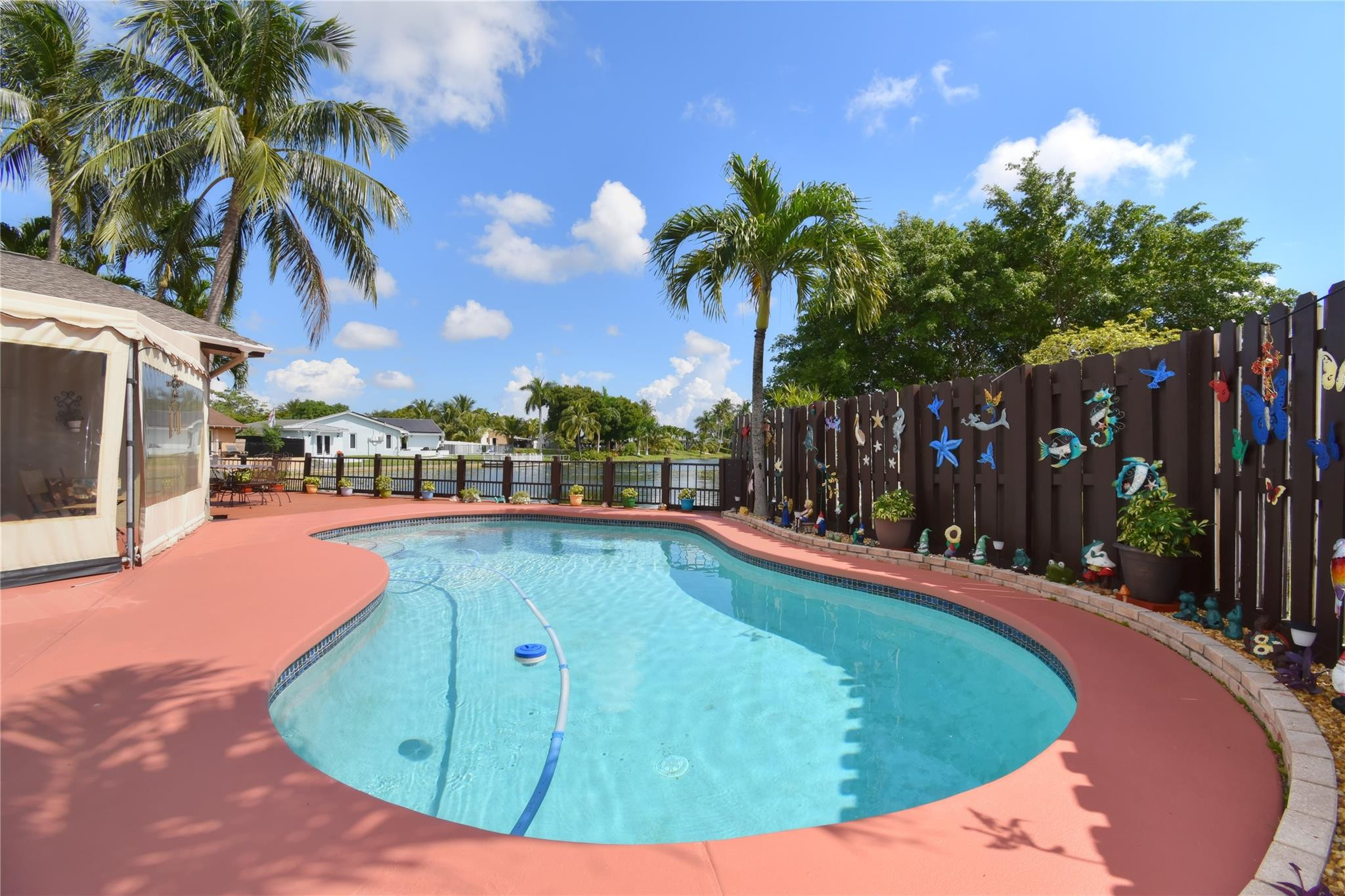 ROYAL PALM LAKE ESTATES - Residential