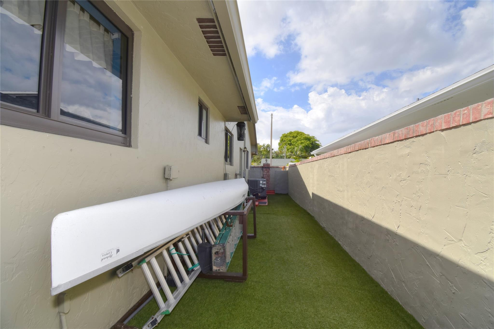 ROYAL PALM LAKE ESTATES - Residential