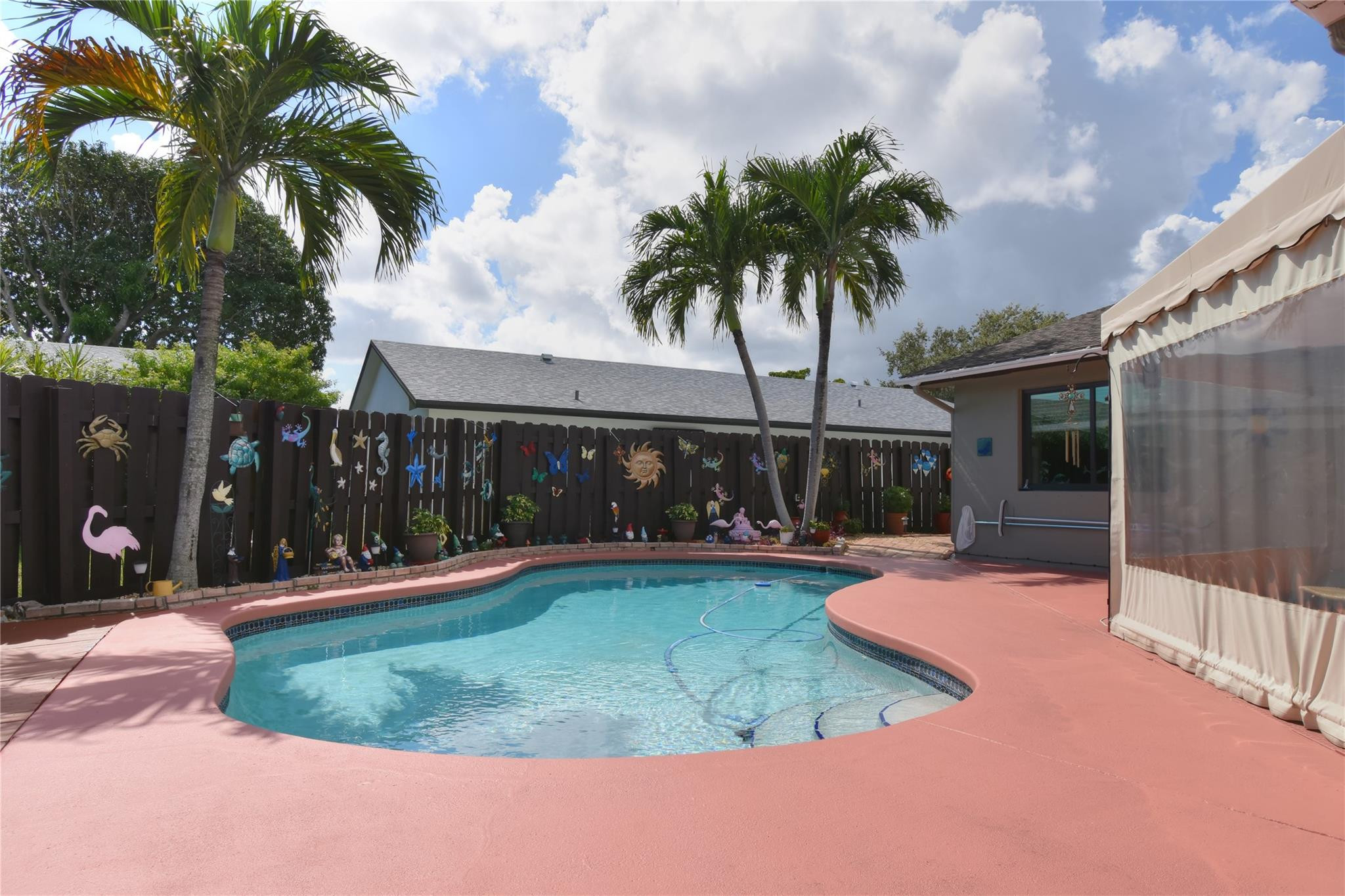 ROYAL PALM LAKE ESTATES - Residential