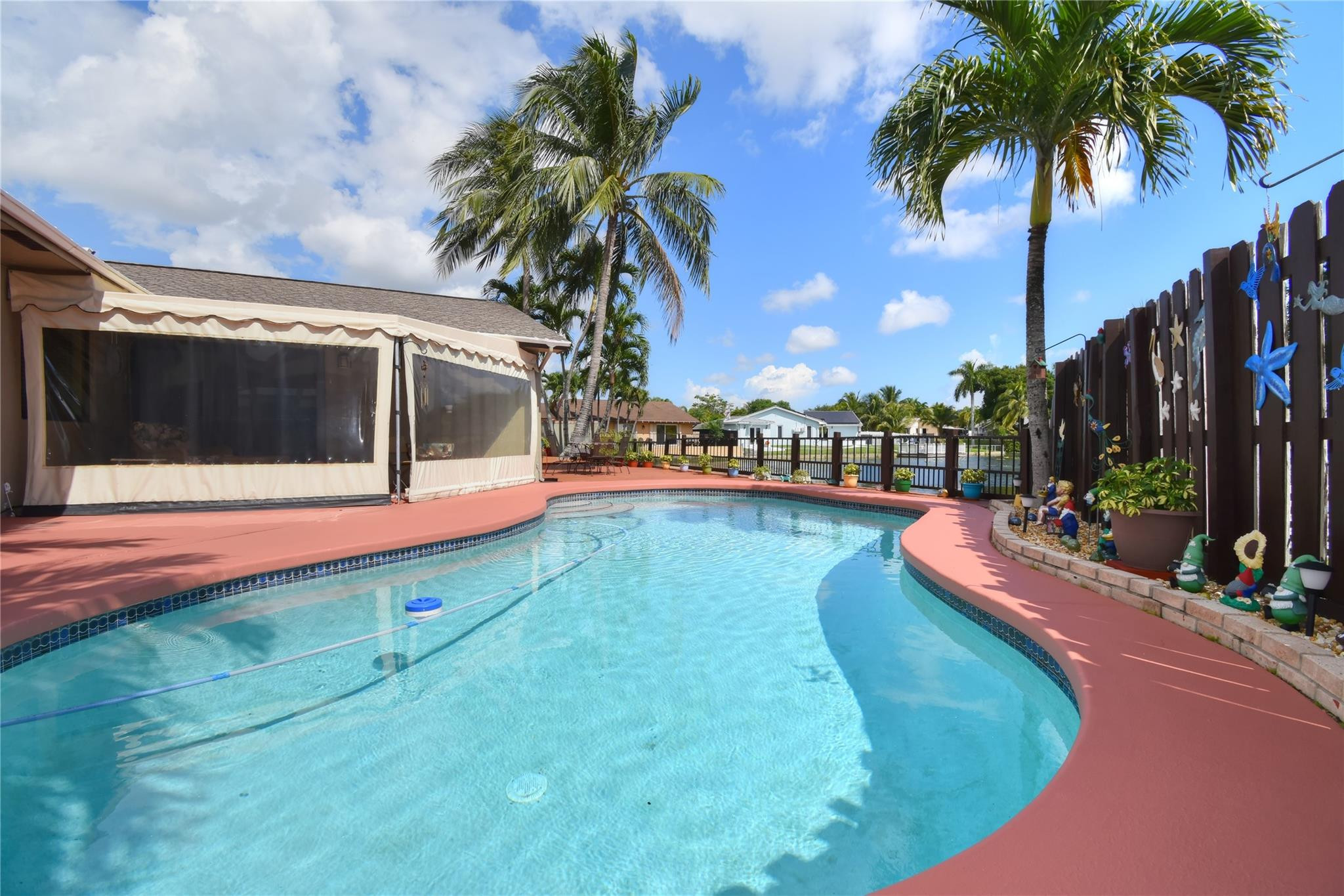 ROYAL PALM LAKE ESTATES - Residential