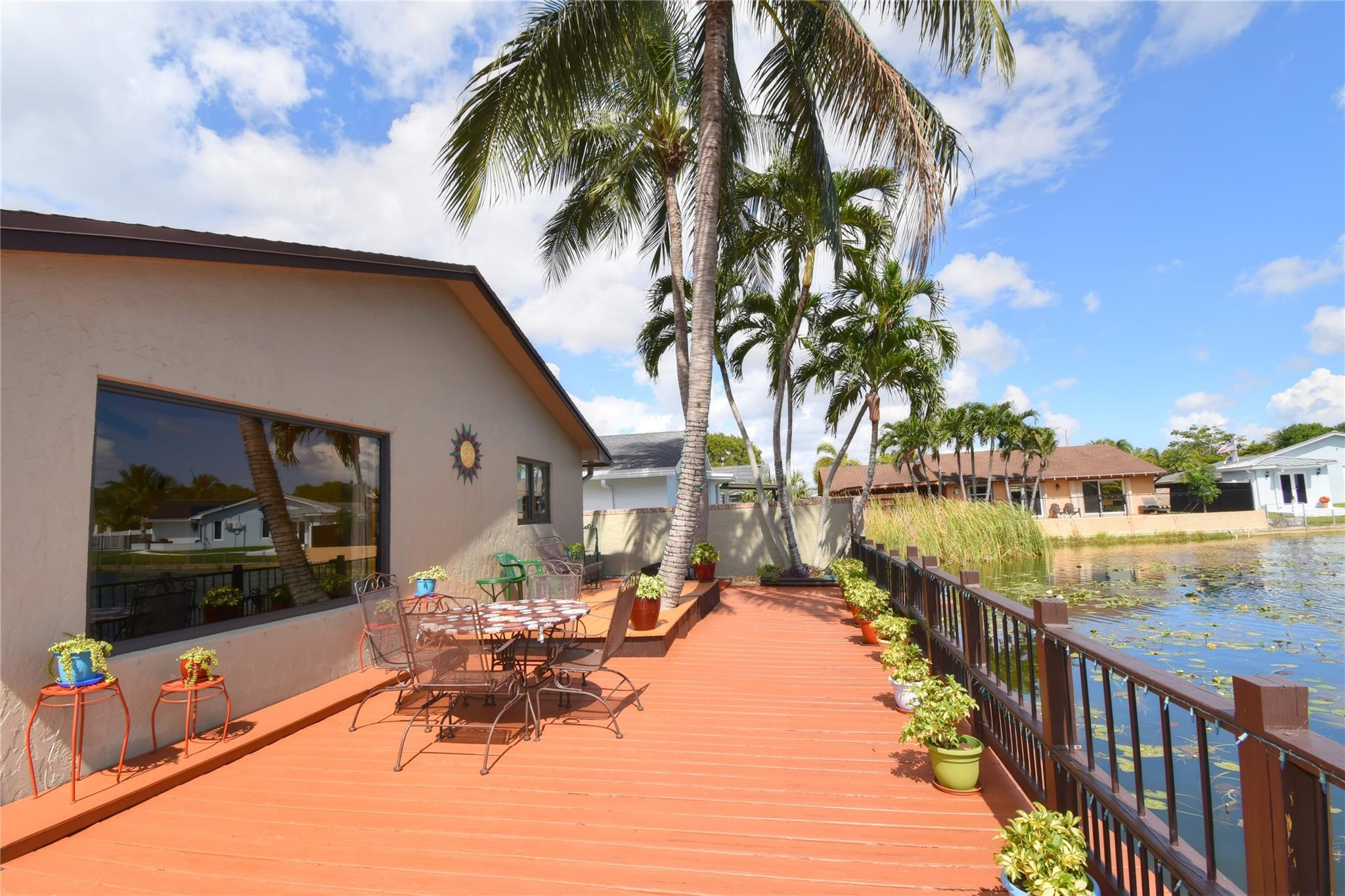 ROYAL PALM LAKE ESTATES - Residential
