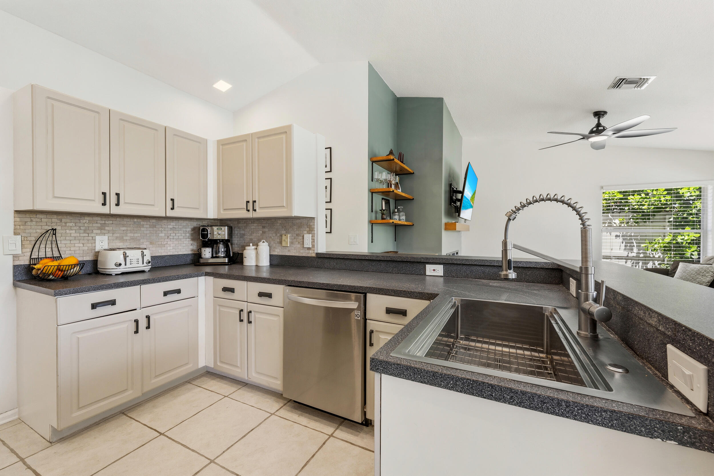 RAINBOW LAKES TR B PH 1 - Residential