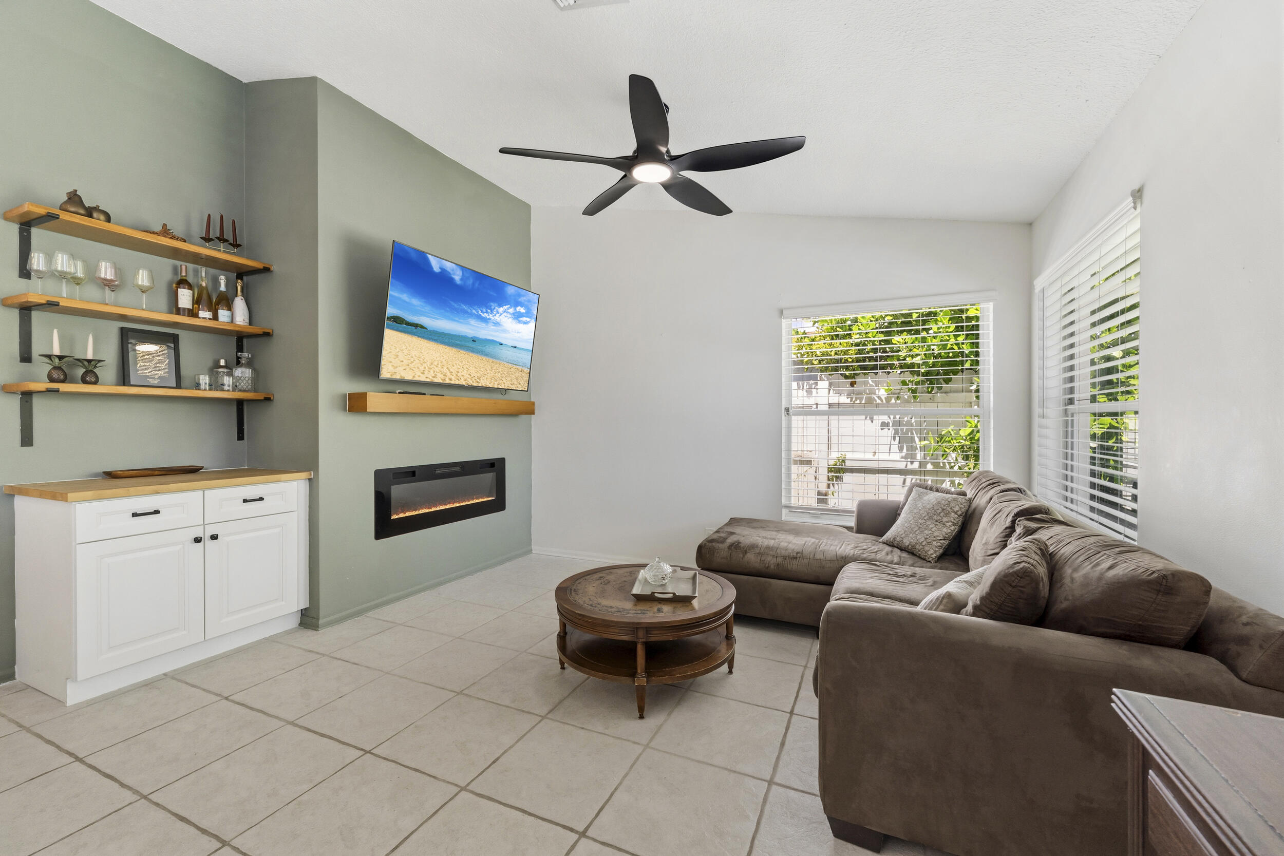 RAINBOW LAKES TR B PH 1 - Residential