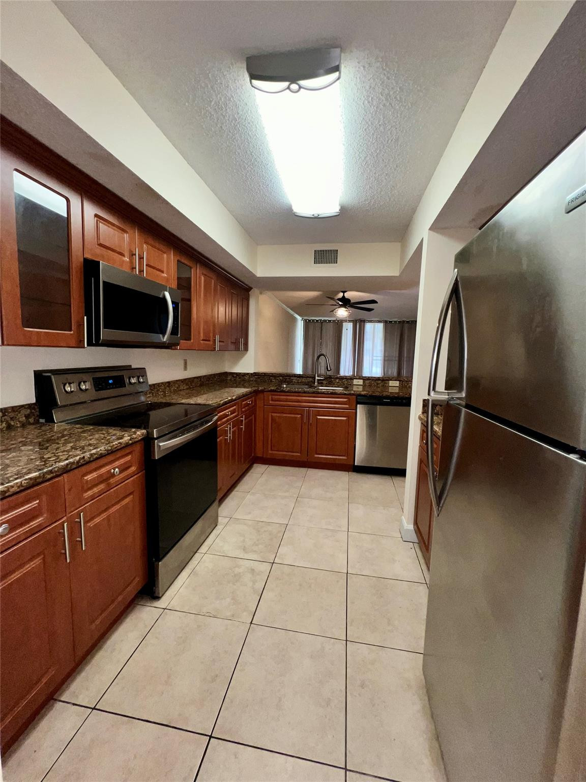 CORAL SPRINGS ESTATE TOWNHOMES - Residential