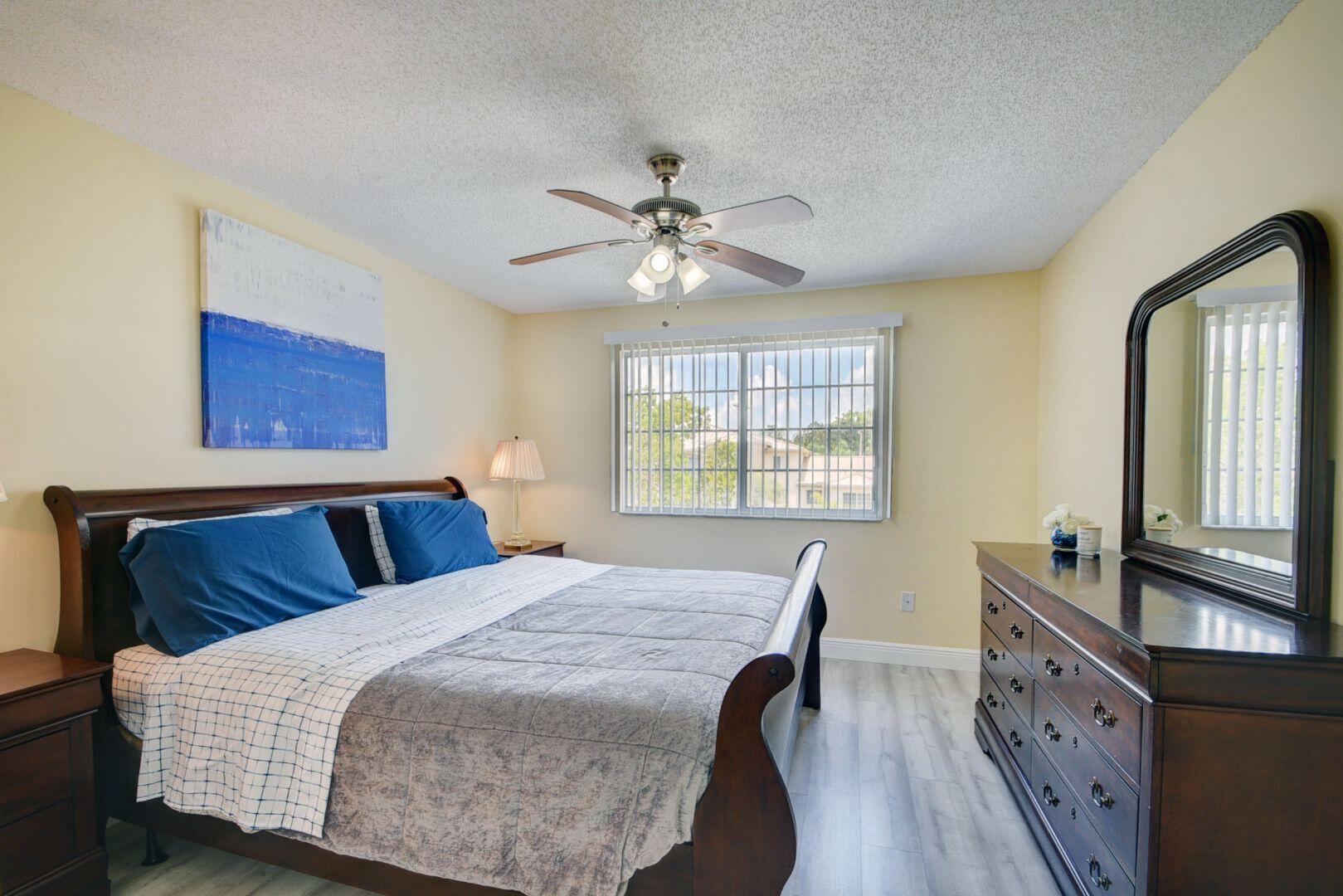 GRAND VIEW AT CRESTWOOD CONDO - Residential