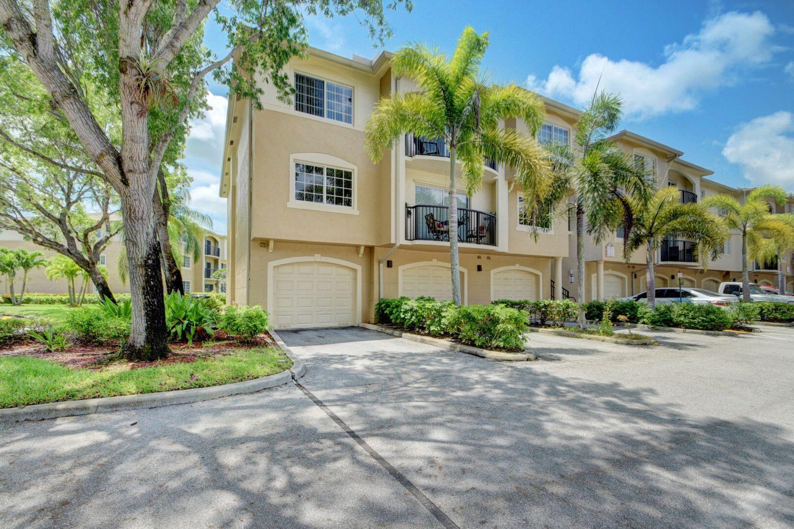 GRAND VIEW AT CRESTWOOD CONDO - Residential