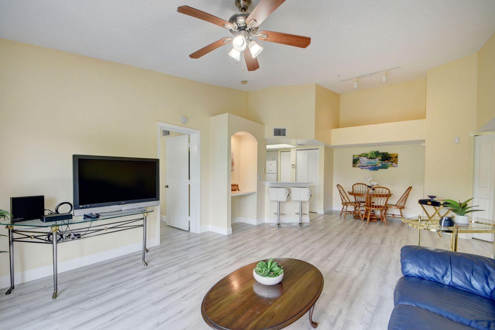 GRAND VIEW AT CRESTWOOD CONDO - Residential