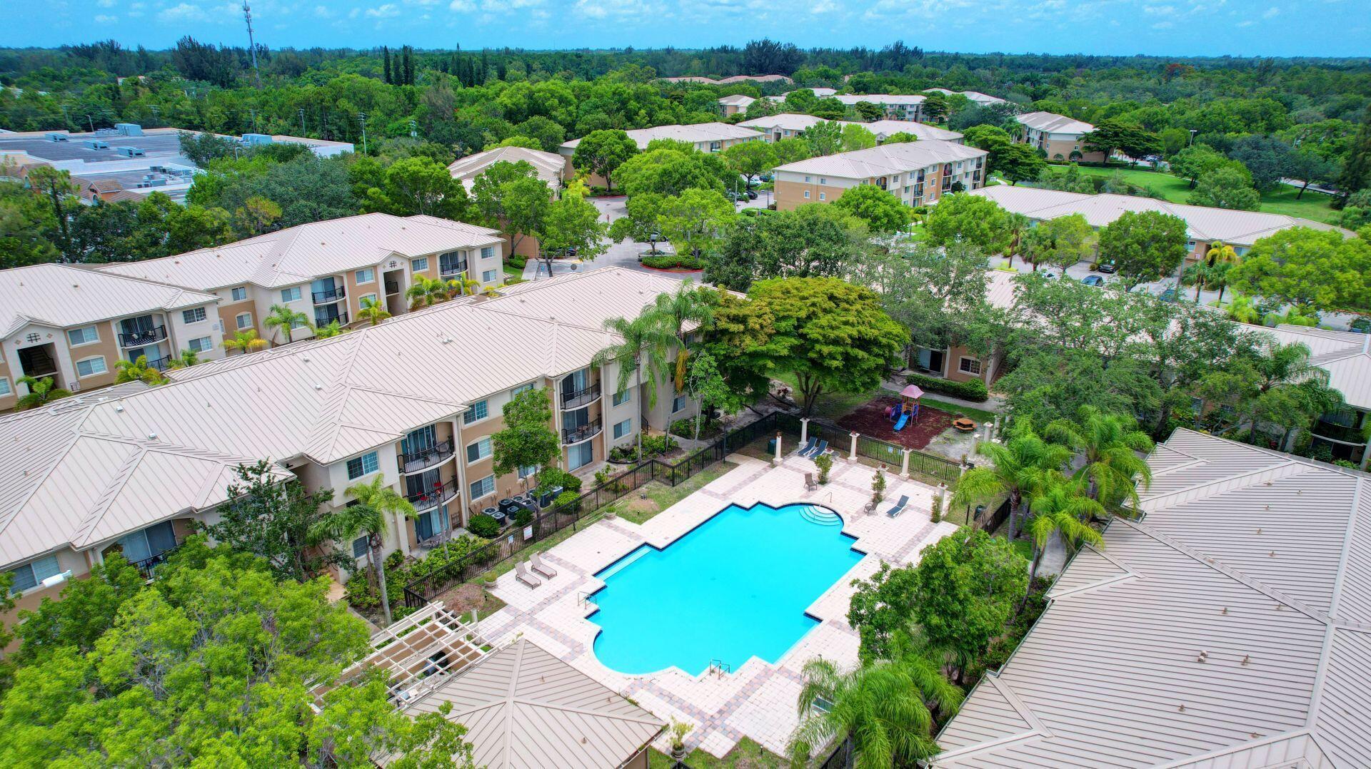 GRAND VIEW AT CRESTWOOD CONDO - Residential