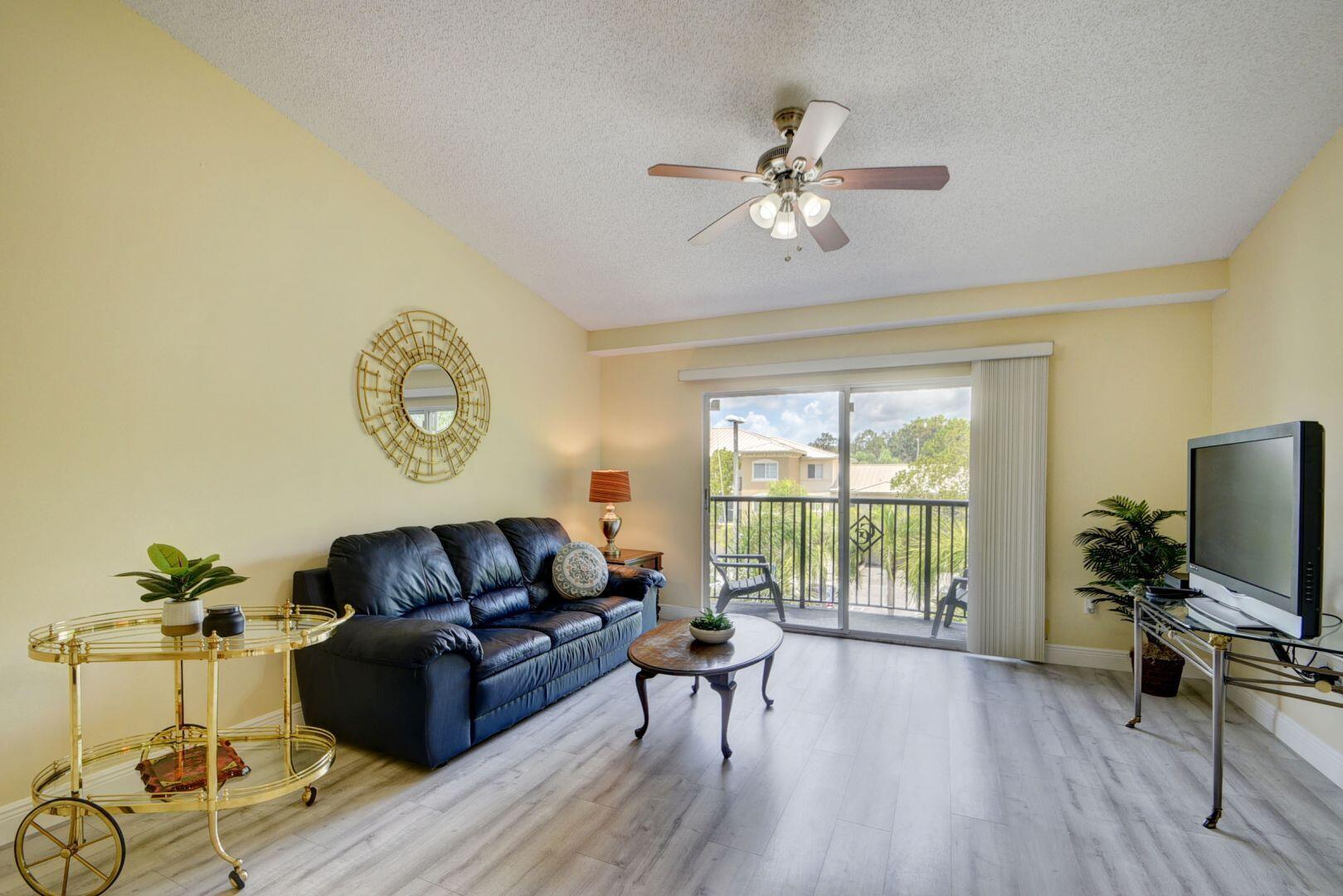 GRAND VIEW AT CRESTWOOD CONDO - Residential