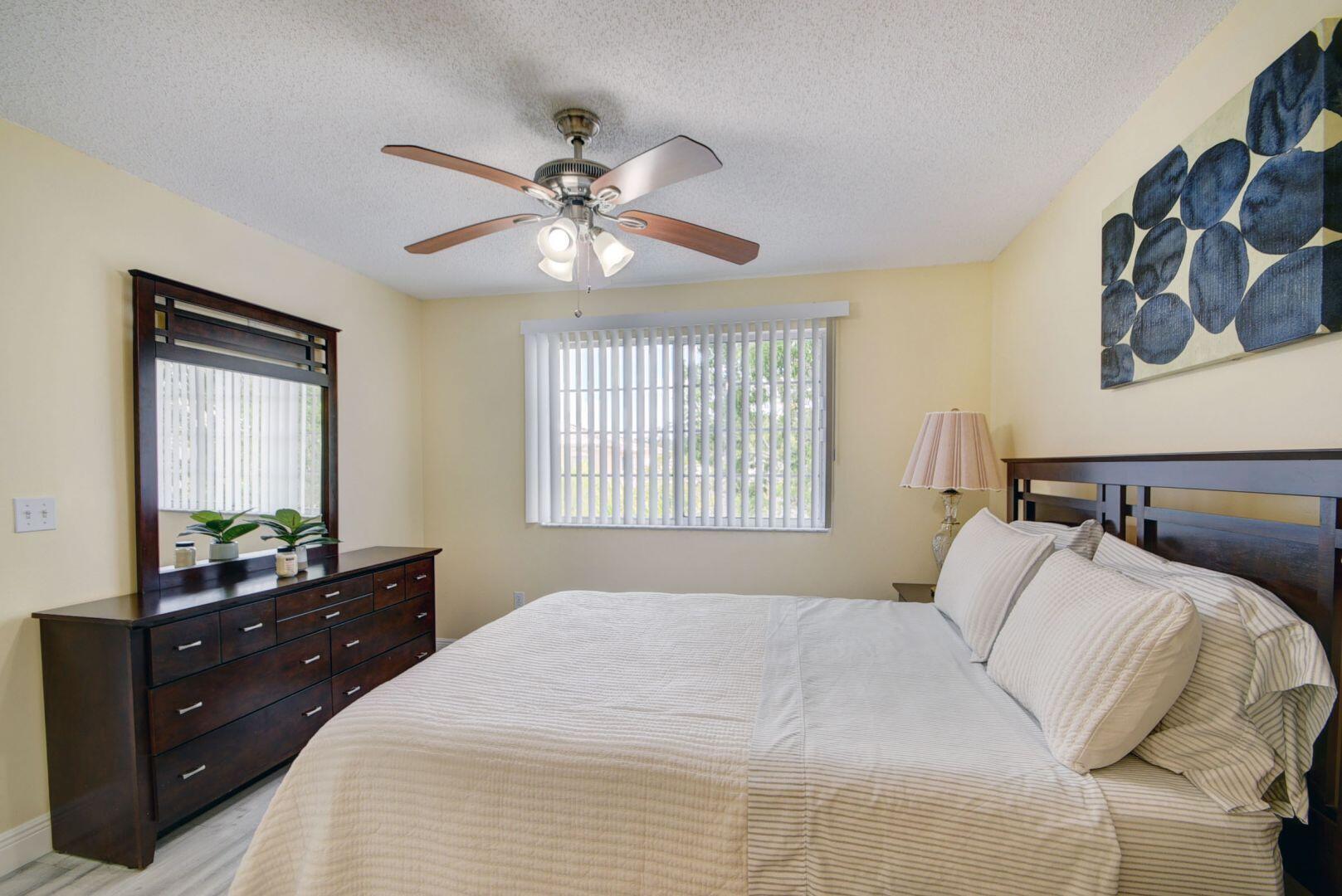 GRAND VIEW AT CRESTWOOD CONDO - Residential