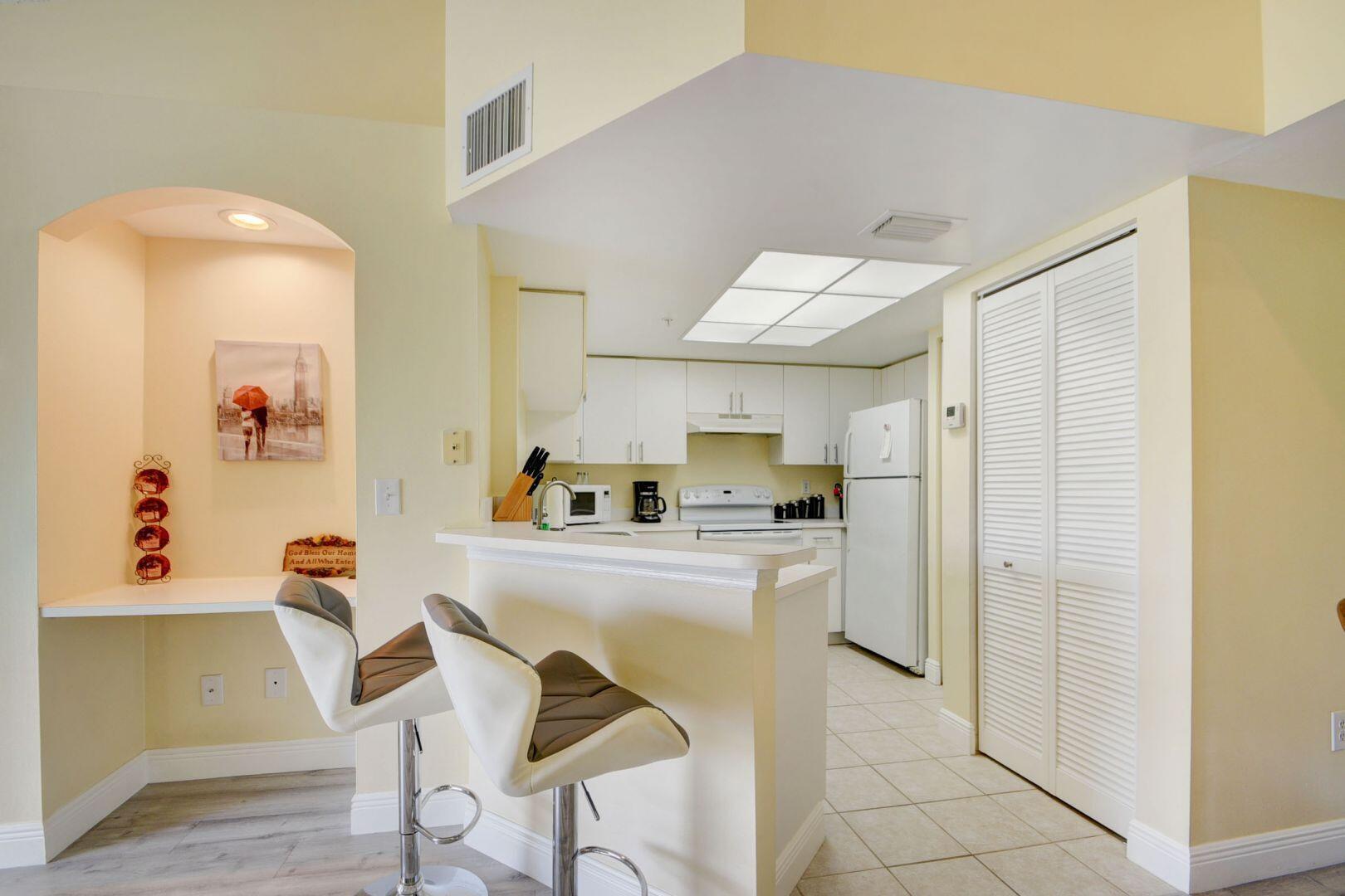 GRAND VIEW AT CRESTWOOD CONDO - Residential