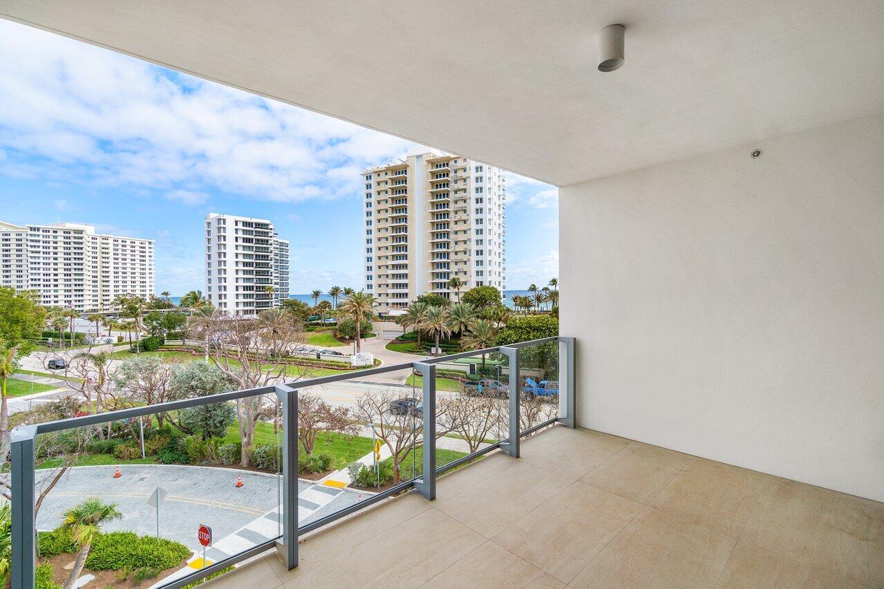BOCA BEACH RESIDENCES - Residential