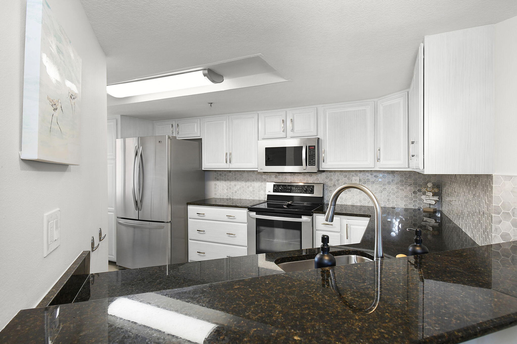 HIBISCUS BY THE SEA CONDOMINIUM - Residential