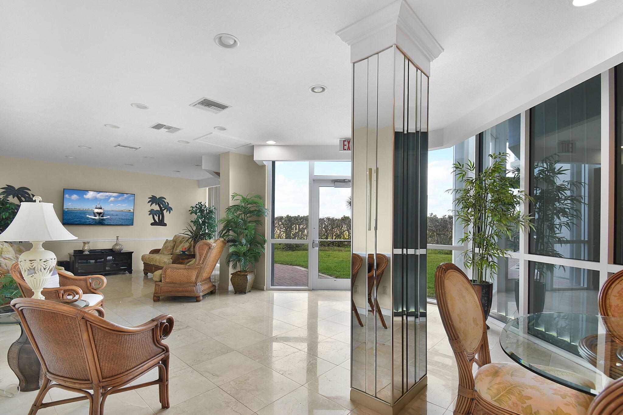 HIBISCUS BY THE SEA CONDOMINIUM - Residential