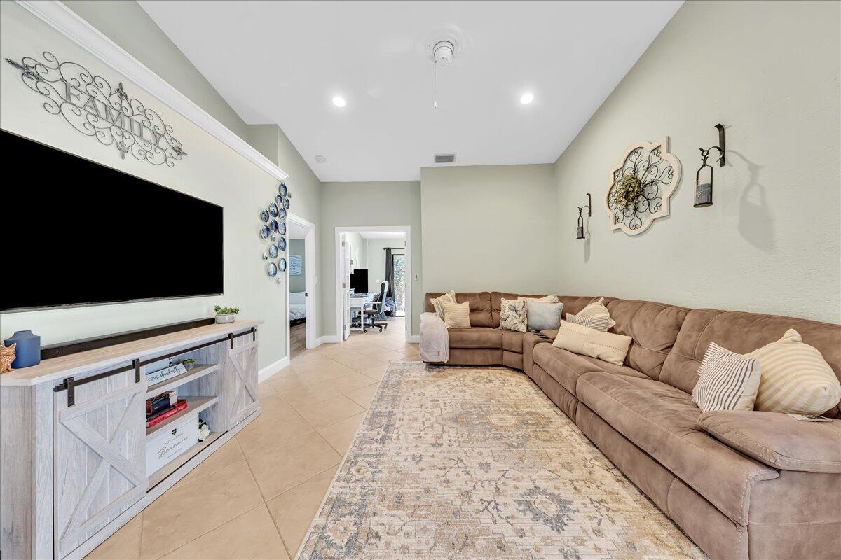 SPRING LAKE VILLAS - Residential