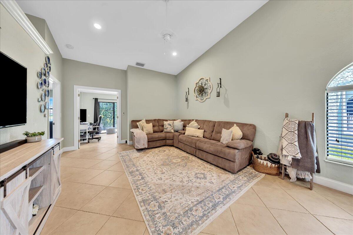 SPRING LAKE VILLAS - Residential