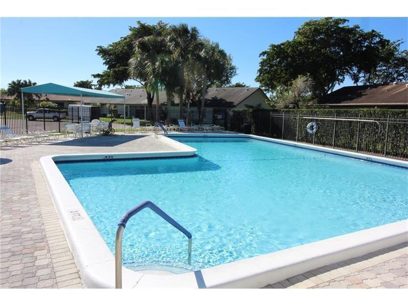 SPRING LAKE VILLAS - Residential