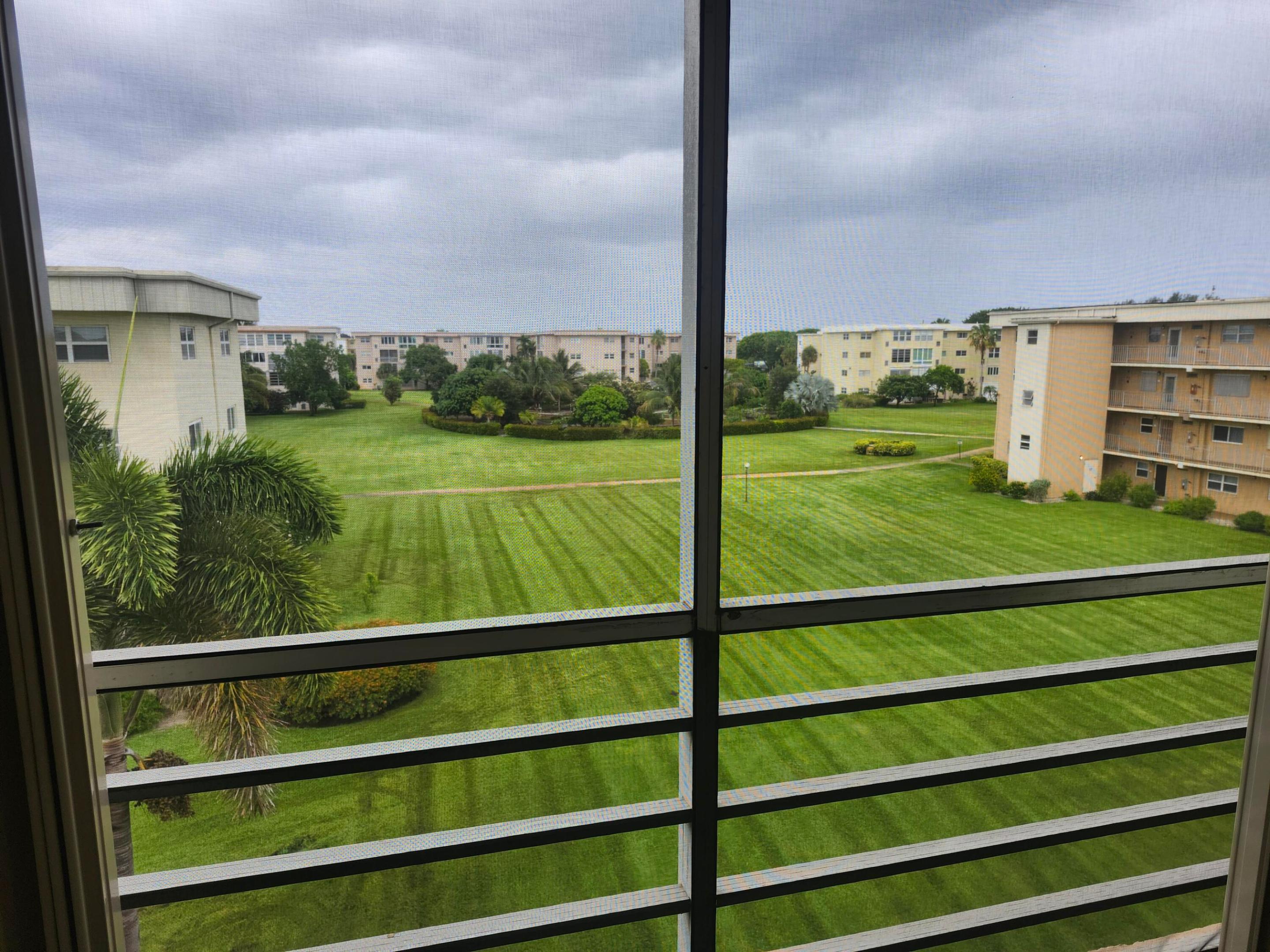 VILLAGE ROYALE EMERALD GREEN CONDO - Residential