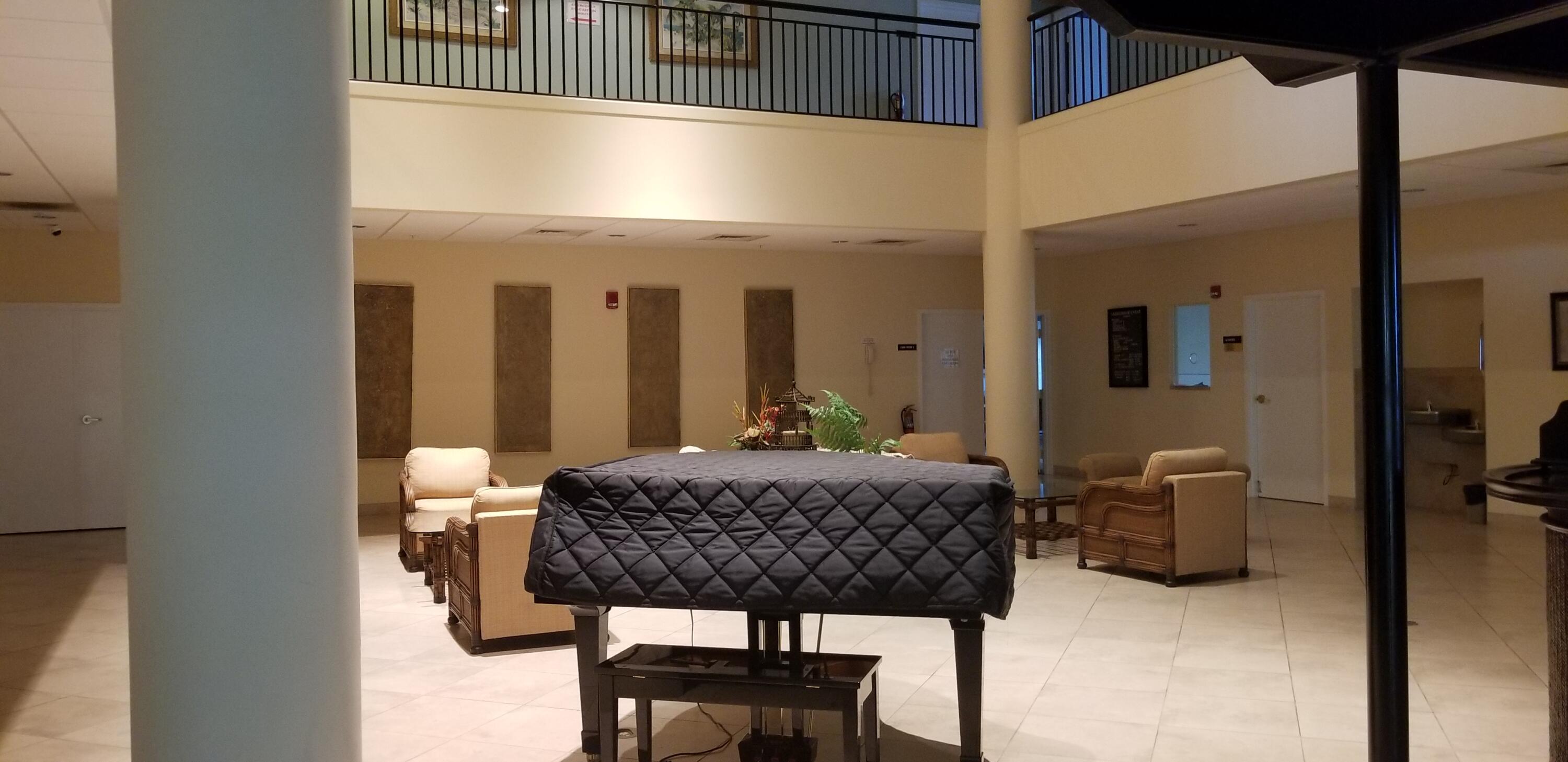 VILLAGE ROYALE EMERALD GREEN CONDO - Residential
