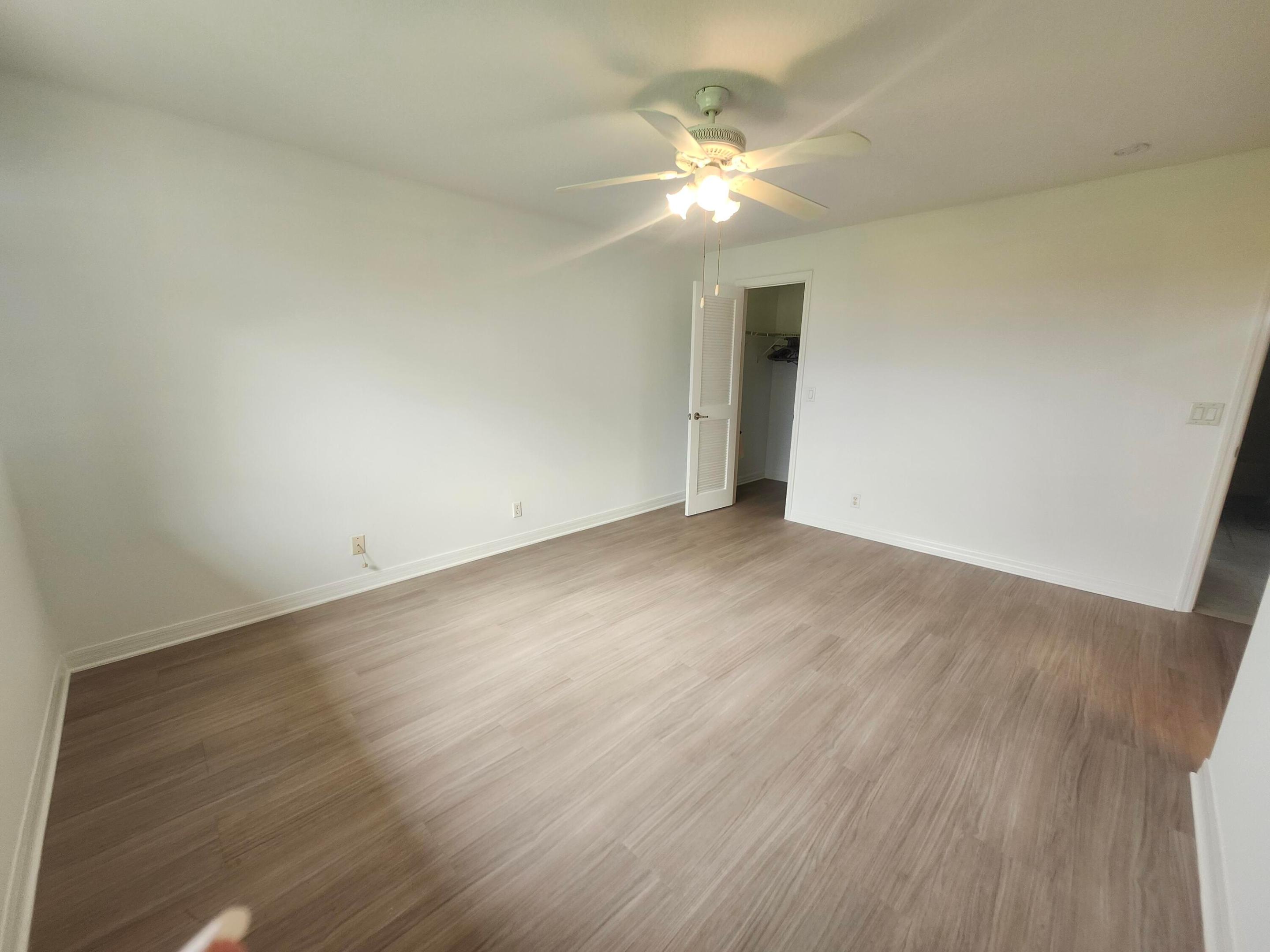 VILLAGE ROYALE EMERALD GREEN CONDO - Residential