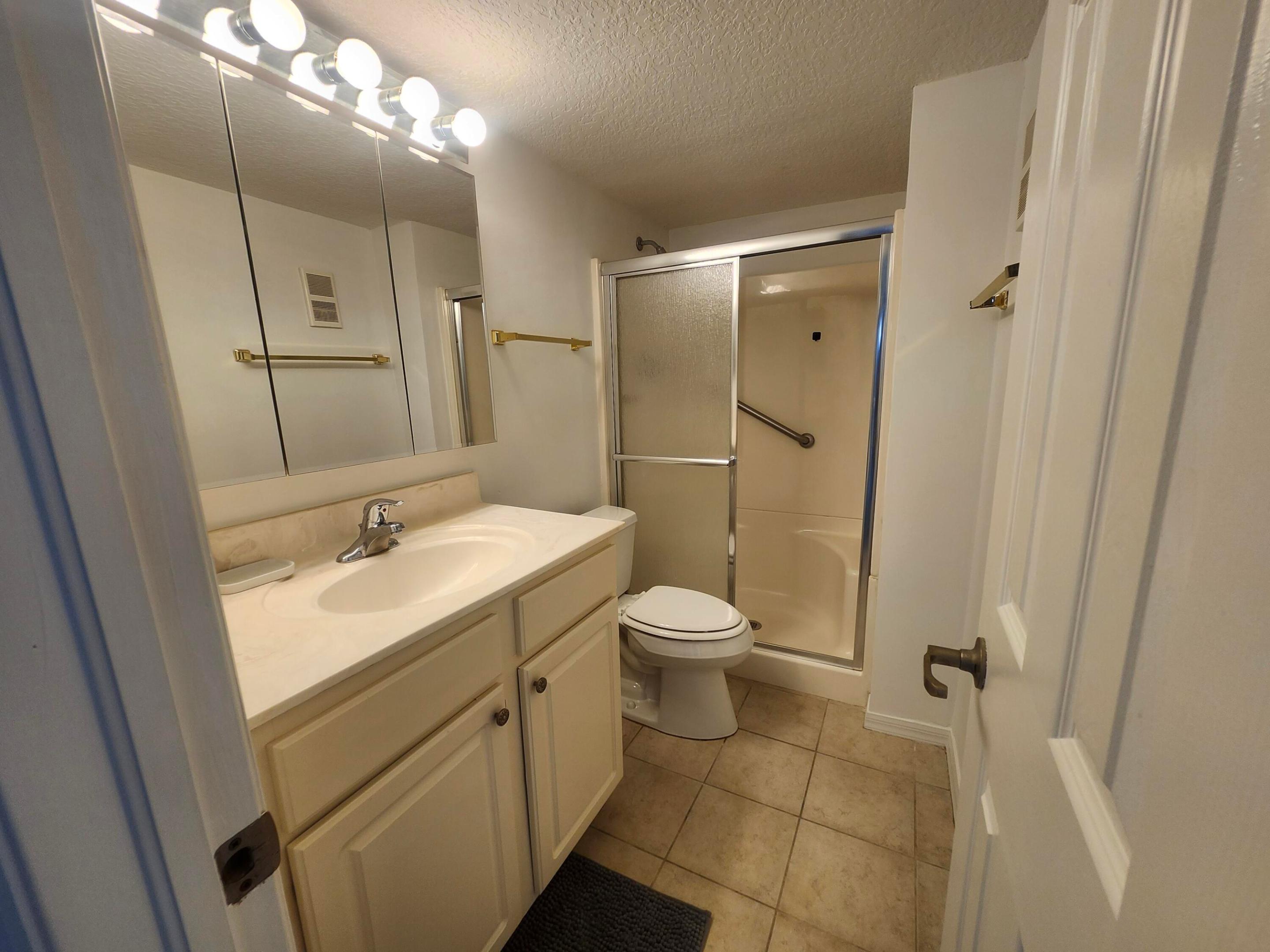 VILLAGE ROYALE EMERALD GREEN CONDO - Residential