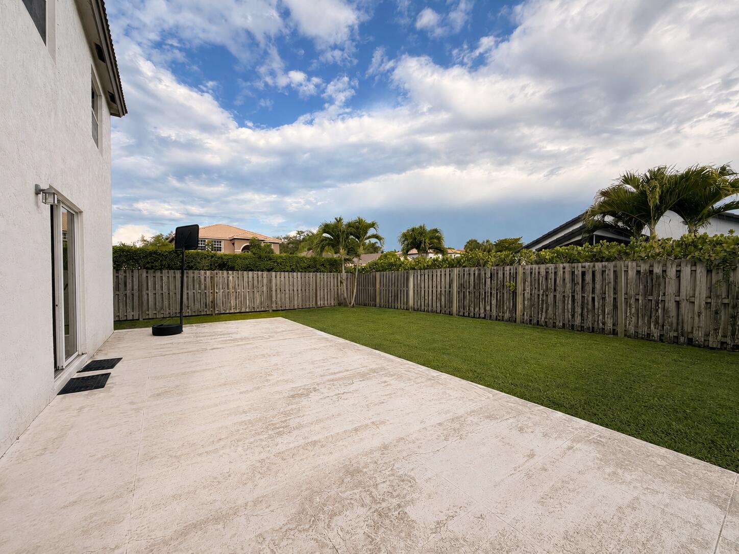 WELLINGTONS EDGE PAR 76 PH 2C - Residential
