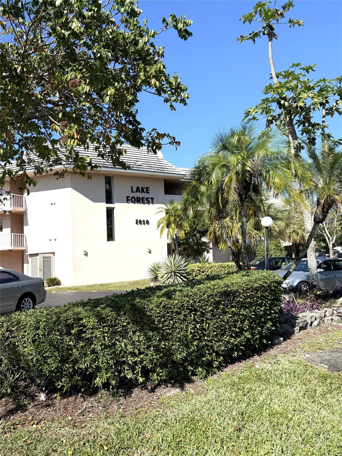 LAKE FOREST CONDO - Residential