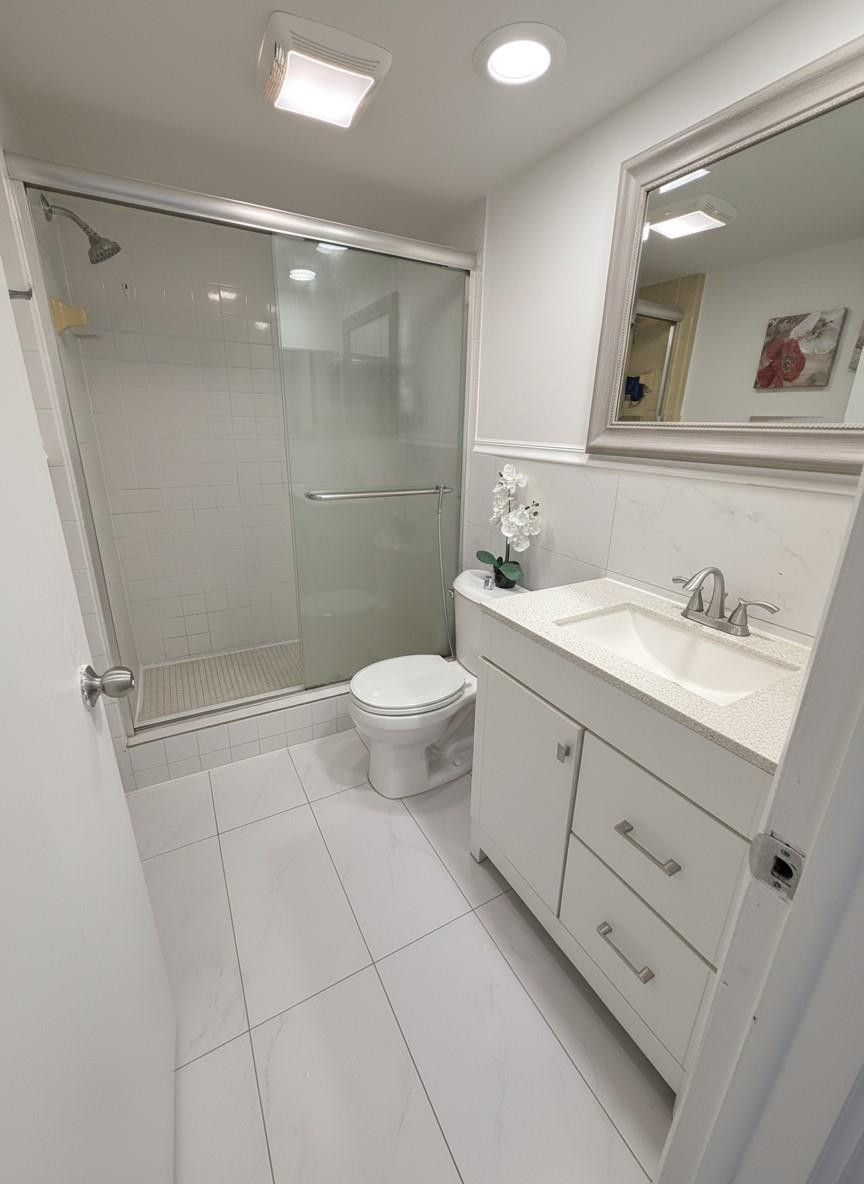 LAKE FOREST CONDO - Residential