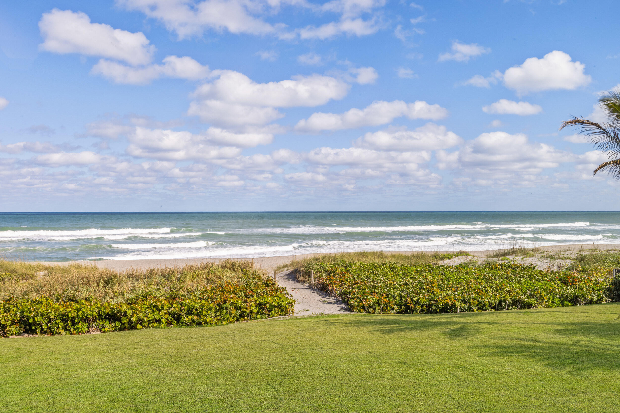 BANYAN GROVES AT HOBE SOUND - Residential