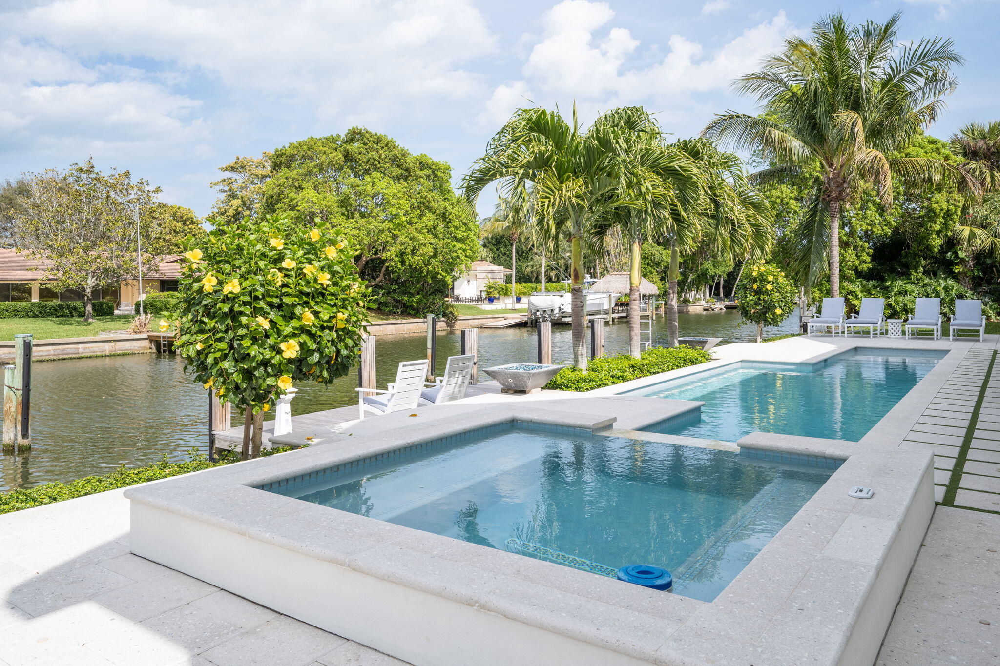 REPLAT OF RIOMAR BAY UNIT 1 - Residential