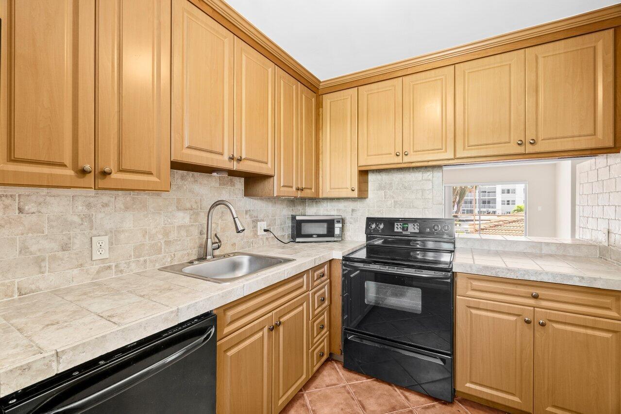 KEN-LEE GARDENS CONDO - Residential