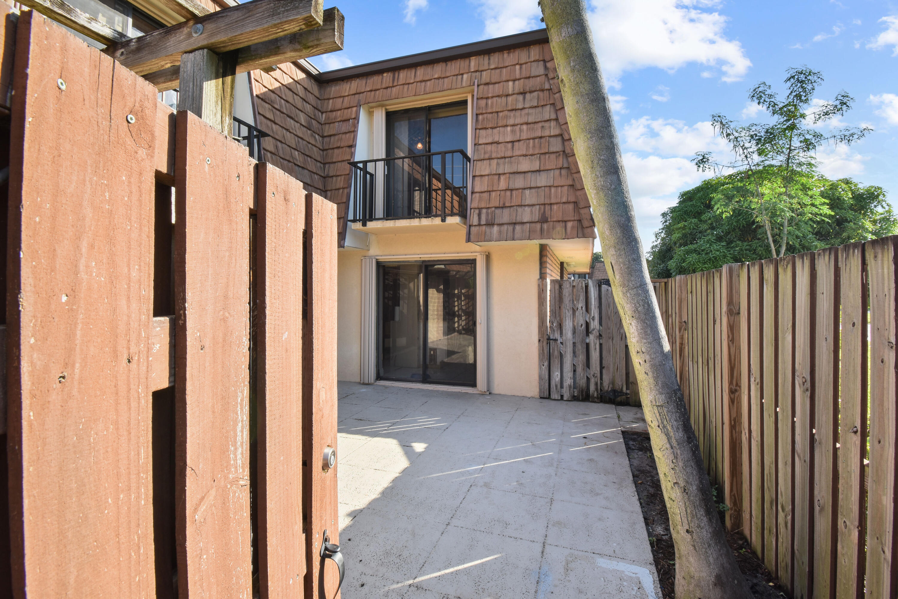 SHERWOOD LAKES - Residential