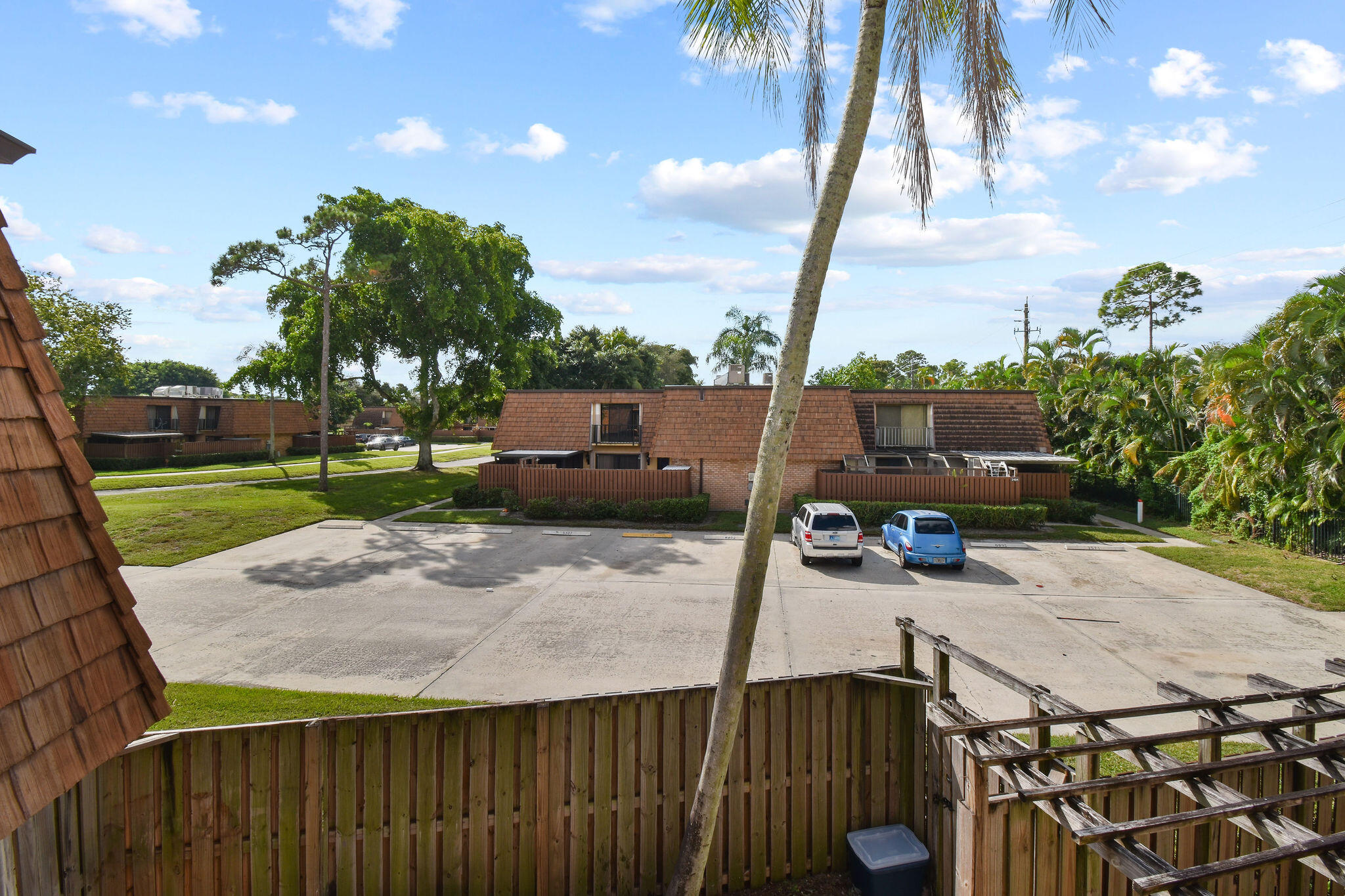 SHERWOOD LAKES - Residential