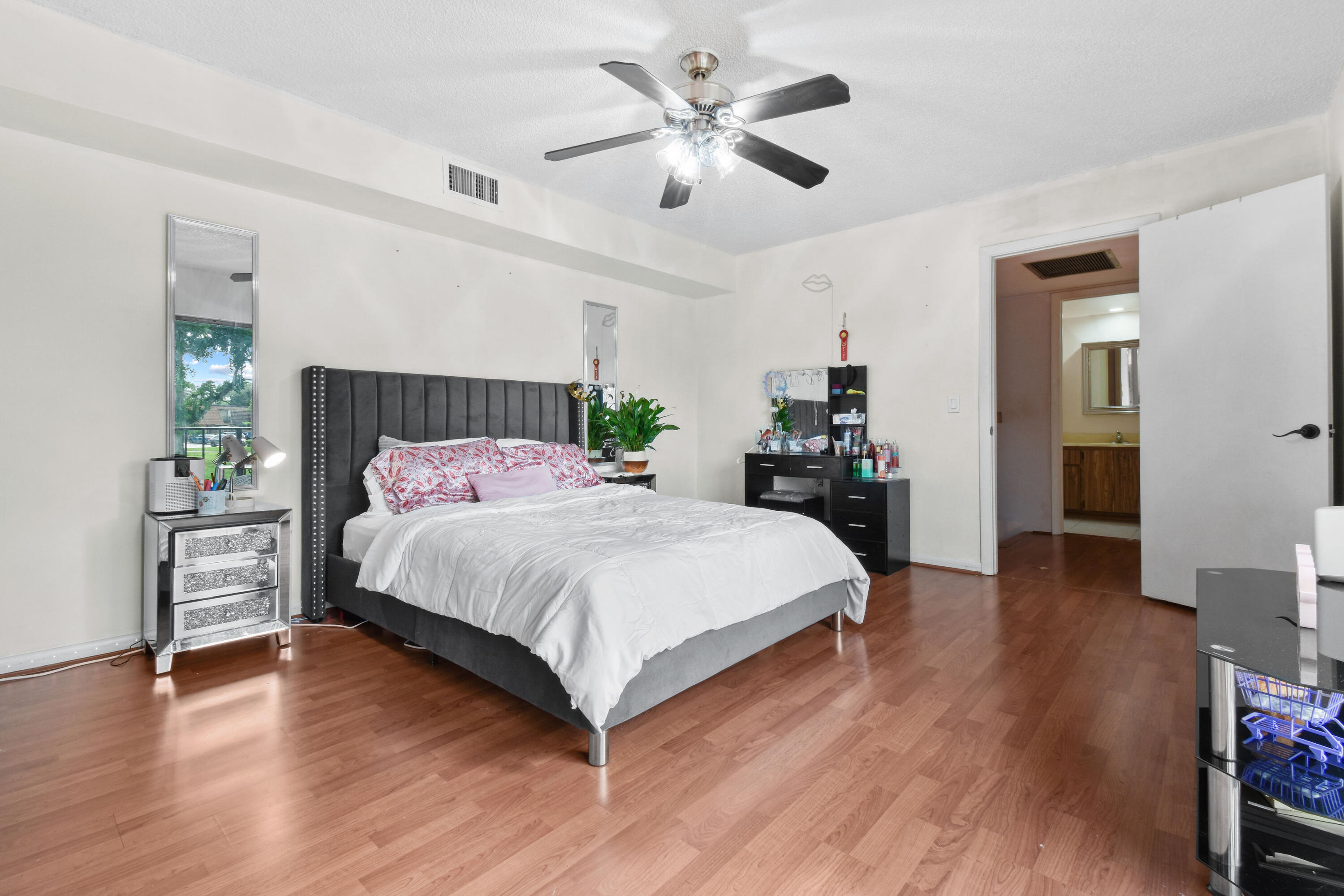 SHERWOOD LAKES - Residential