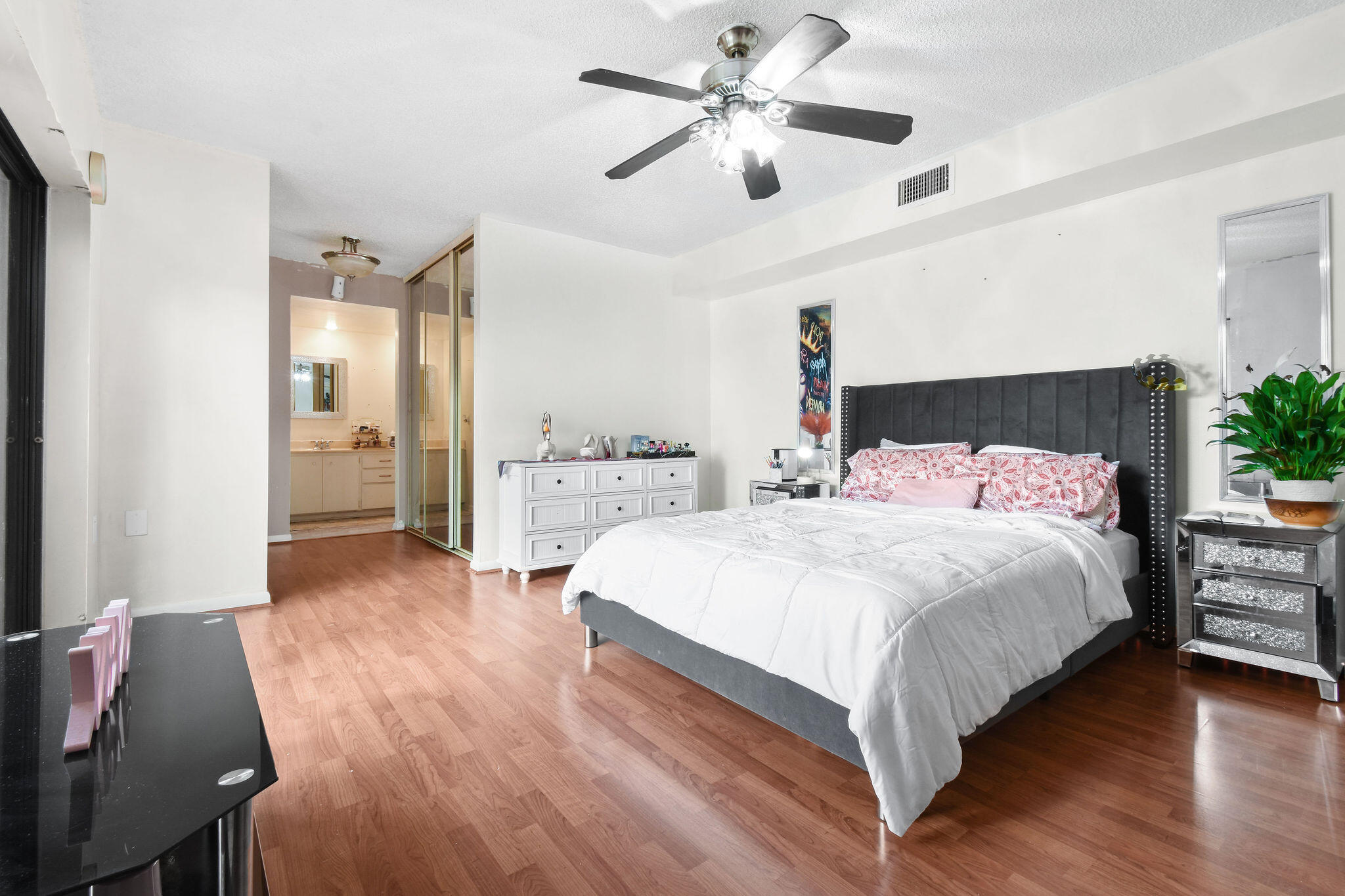 SHERWOOD LAKES - Residential
