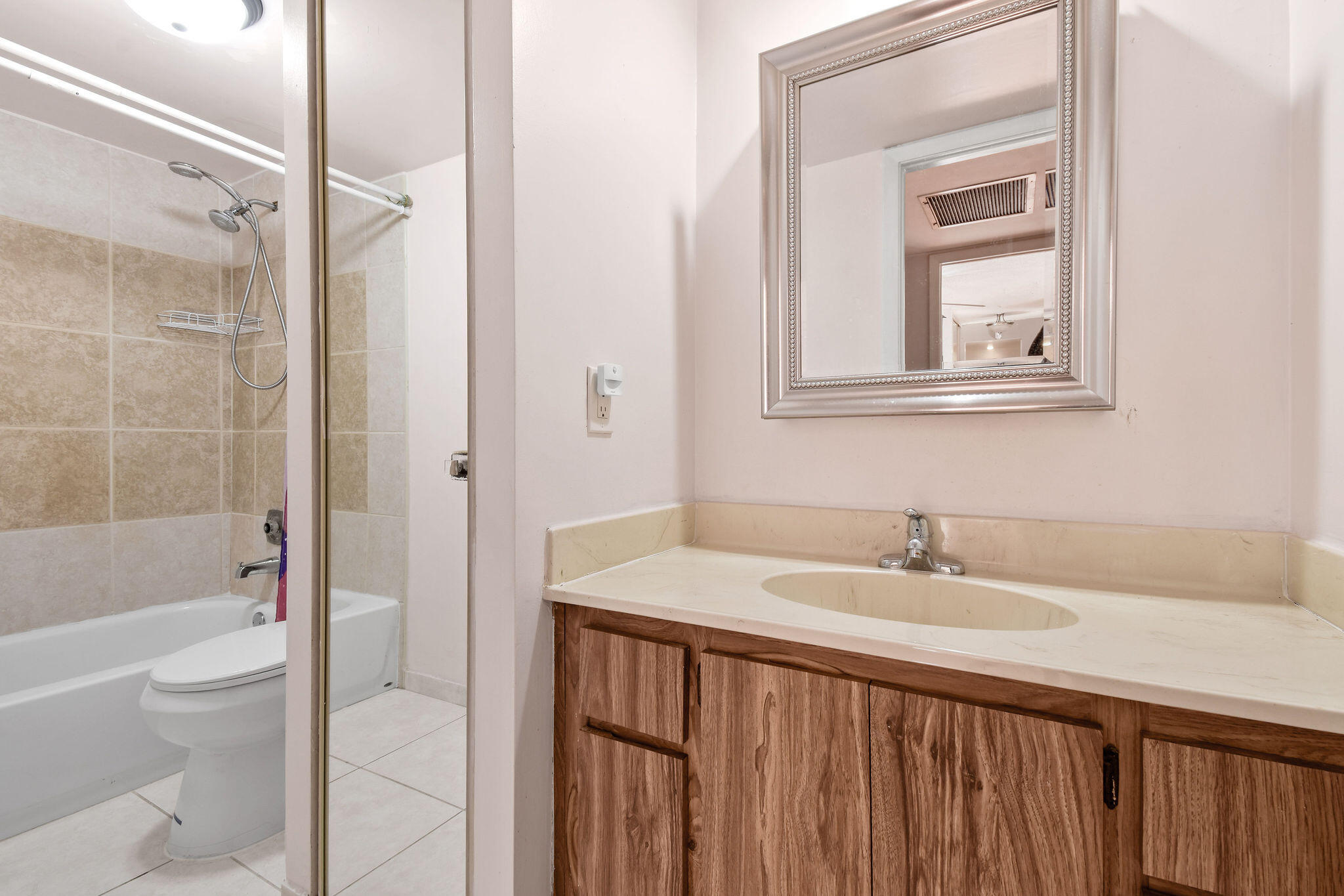 SHERWOOD LAKES - Residential