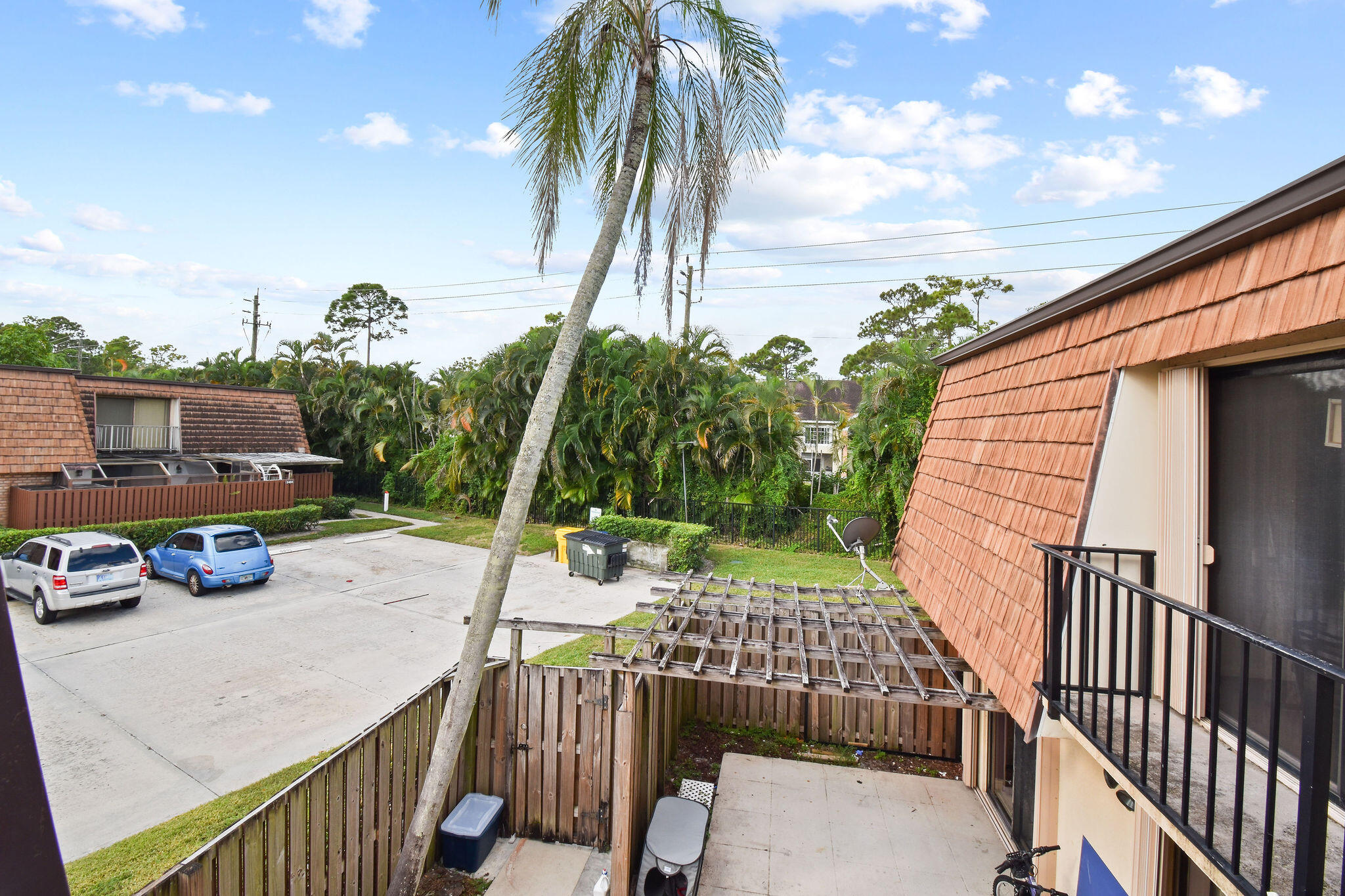 SHERWOOD LAKES - Residential
