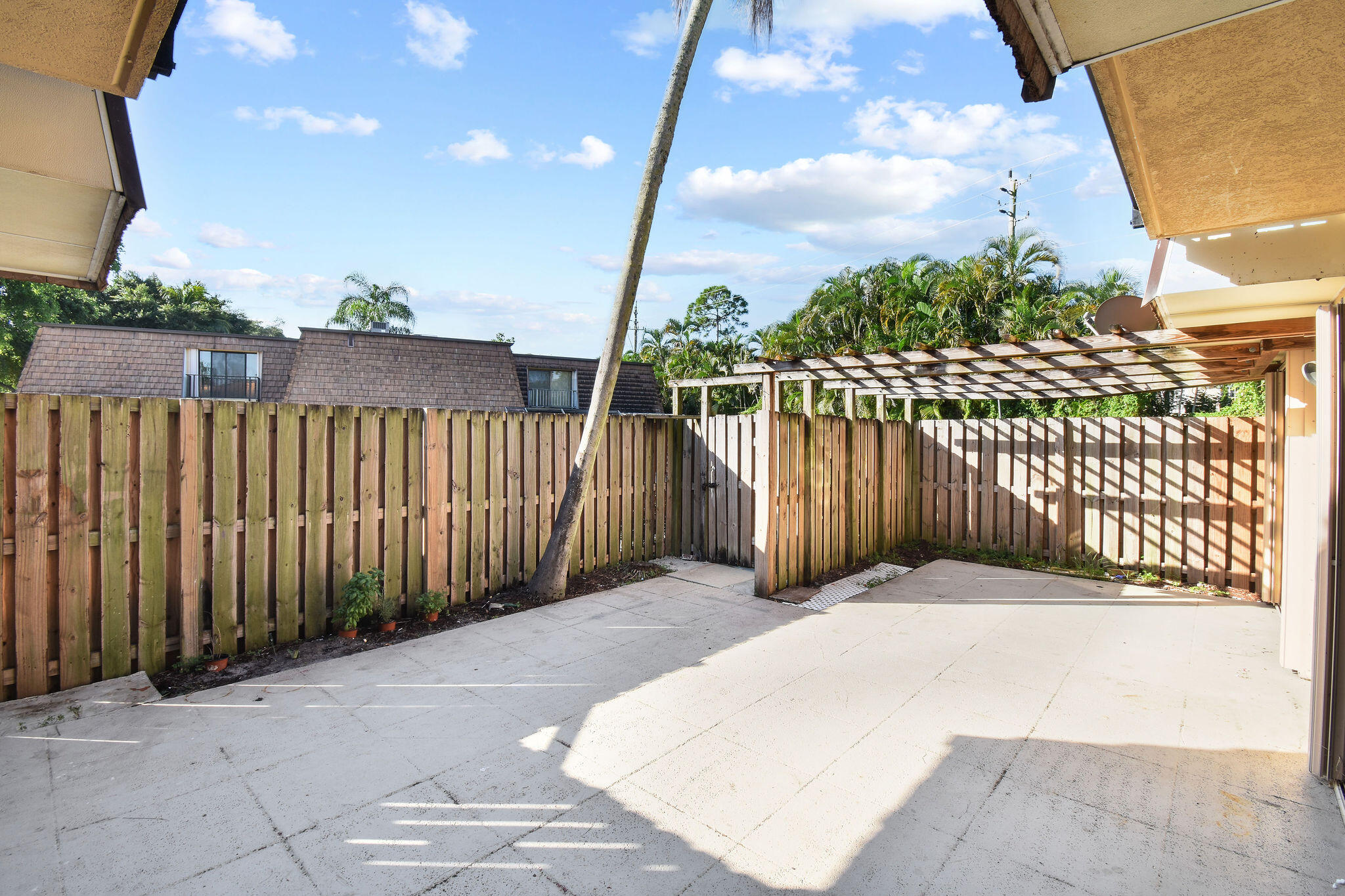 SHERWOOD LAKES - Residential
