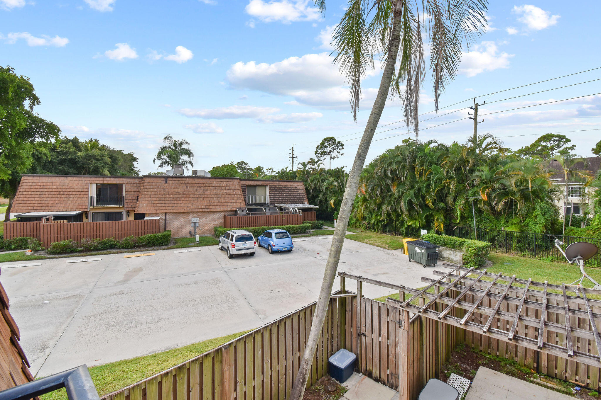 SHERWOOD LAKES - Residential