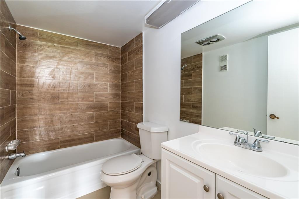 Hollybrook Golf & Tennis - Residential